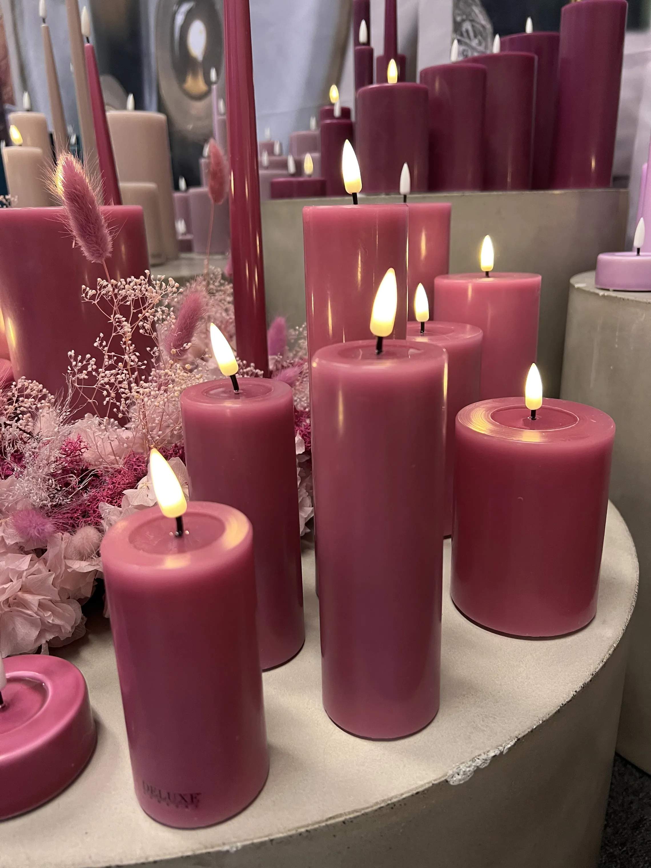 Deluxe Homeart LED-lys Real Flame LED Bloklys i Magenta , 12,5 cm, 2