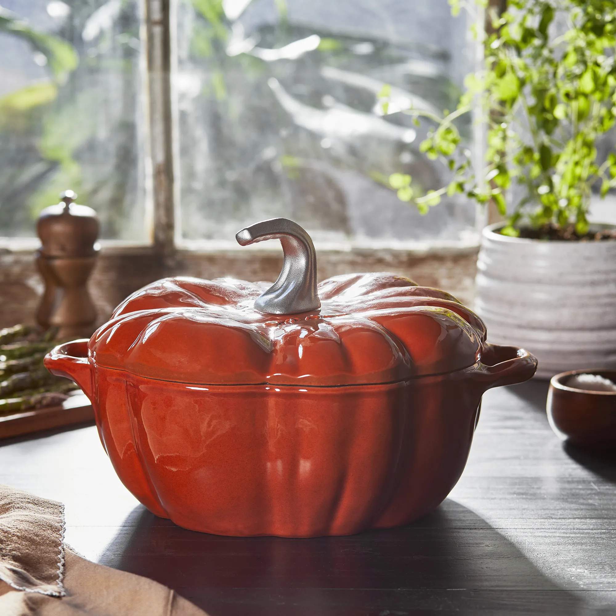 Staub Stegesøer Ceramic by Staub Græskar Cocotte i Kanel, 3.5 L, 3
