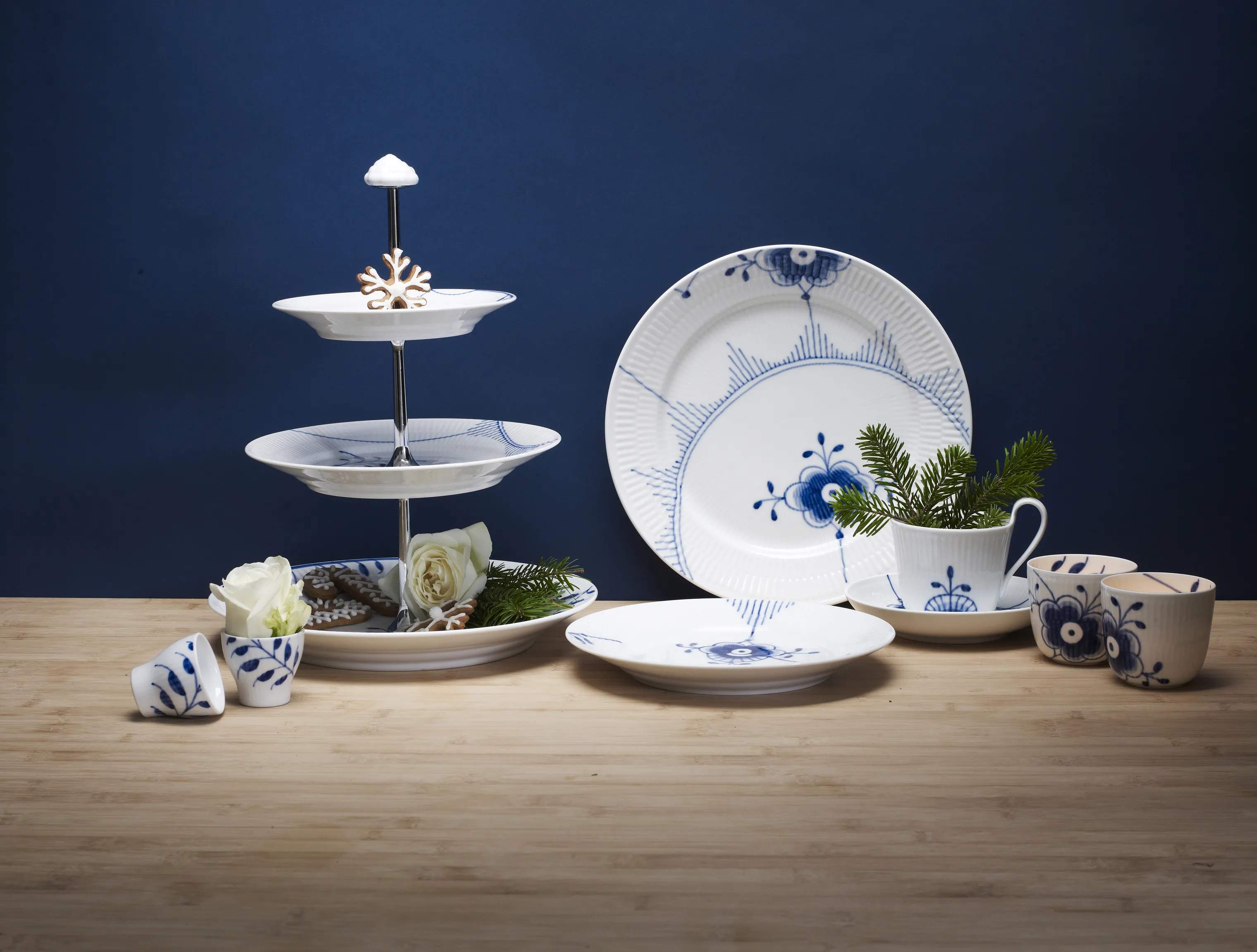 Royal Copenhagen Etagere Blå Mega Riflet Étagère i Koboltblå/hvid, 2