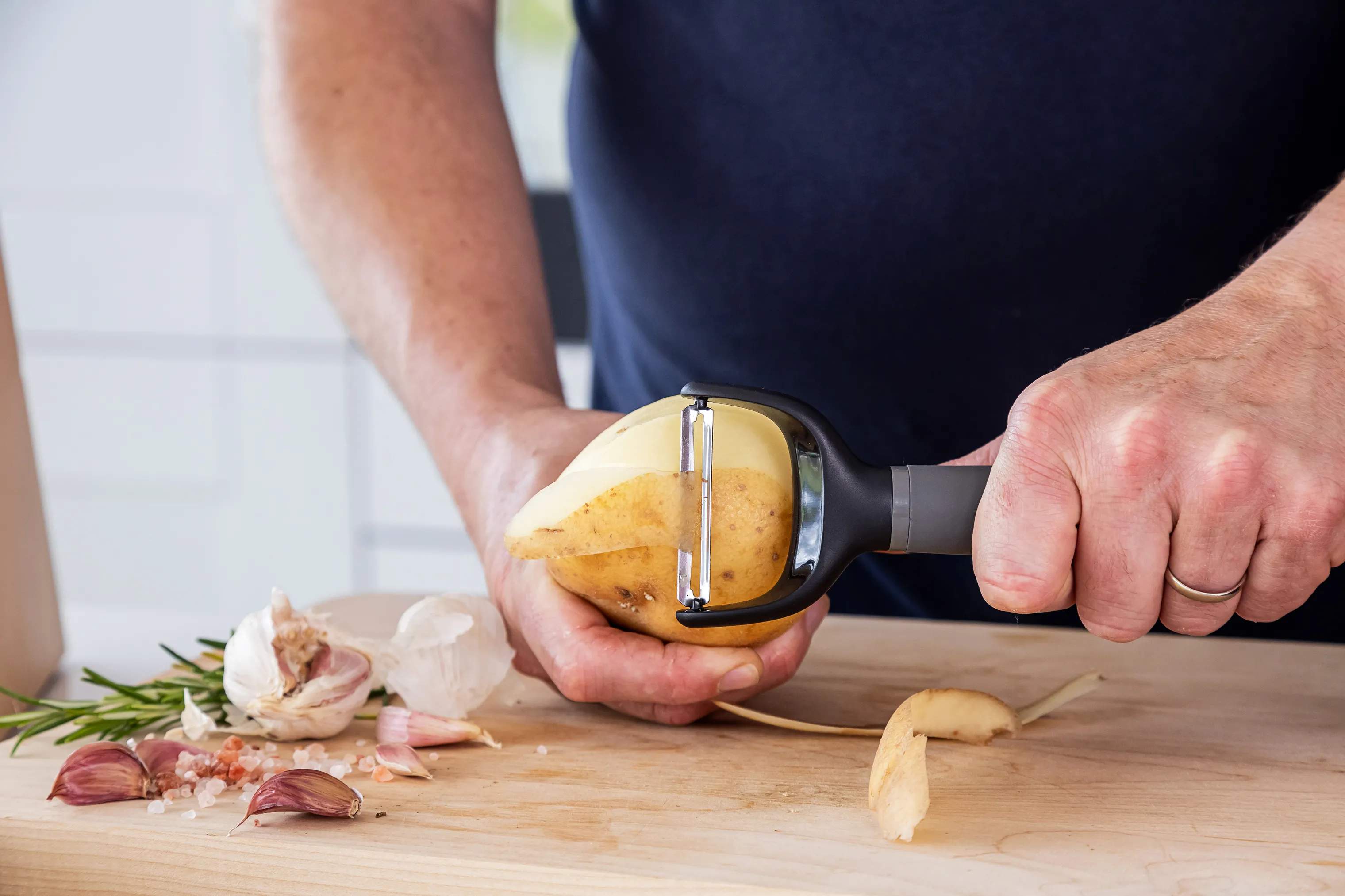 KitchenAid Grøntsags- og kartoffelskrællere Coreline Soft Grip Y Skræller i Grey, 3
