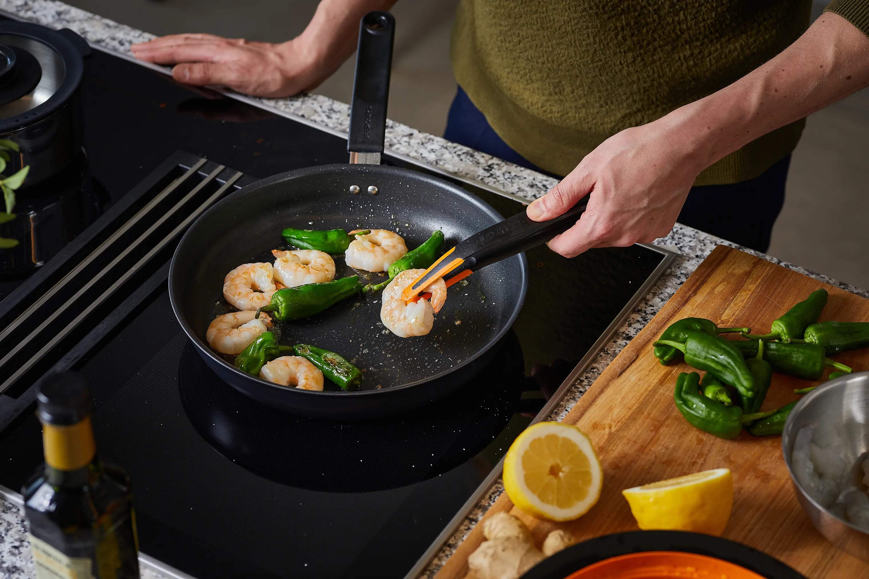 Fiskars Køkkentænger tang m. silikone i Sort, 2