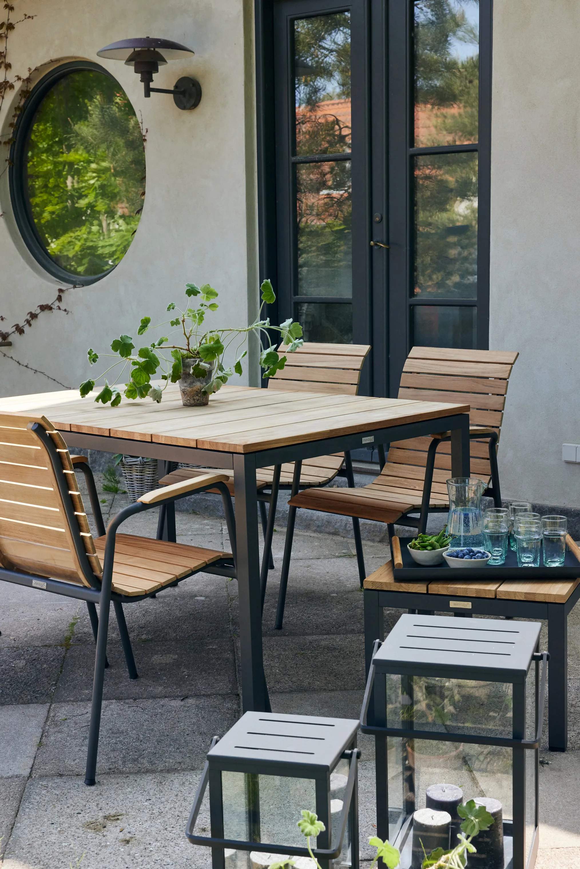 Mandalay Havemøbelsæt Toscana & Bellevue Havemøbelsæt - 5 dele i Antracit/Teak, 1 bord (L 132 cm) og 4 stole, 4