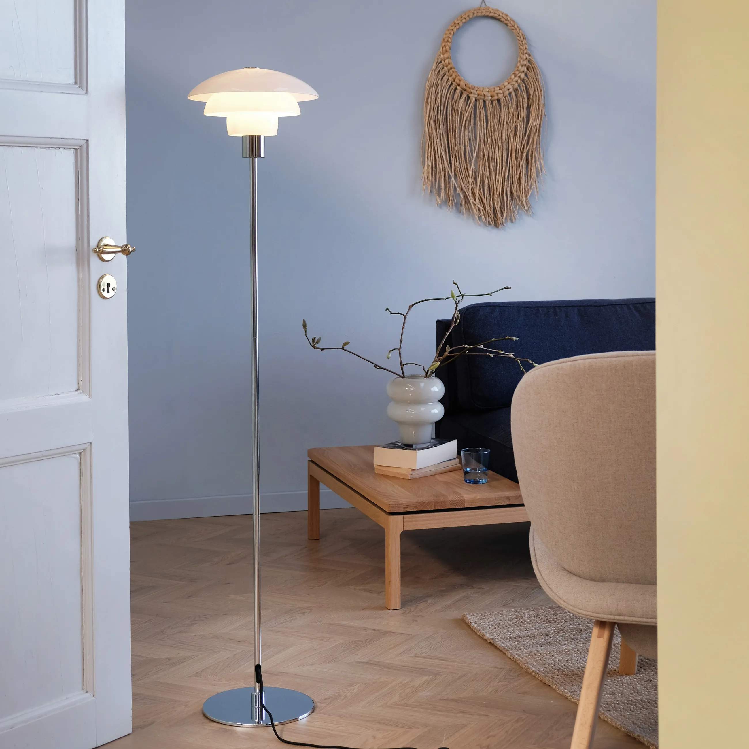 Dyberg Larsen Gulvlamper Morph Gulvlampe i Opal/ Krom, 2