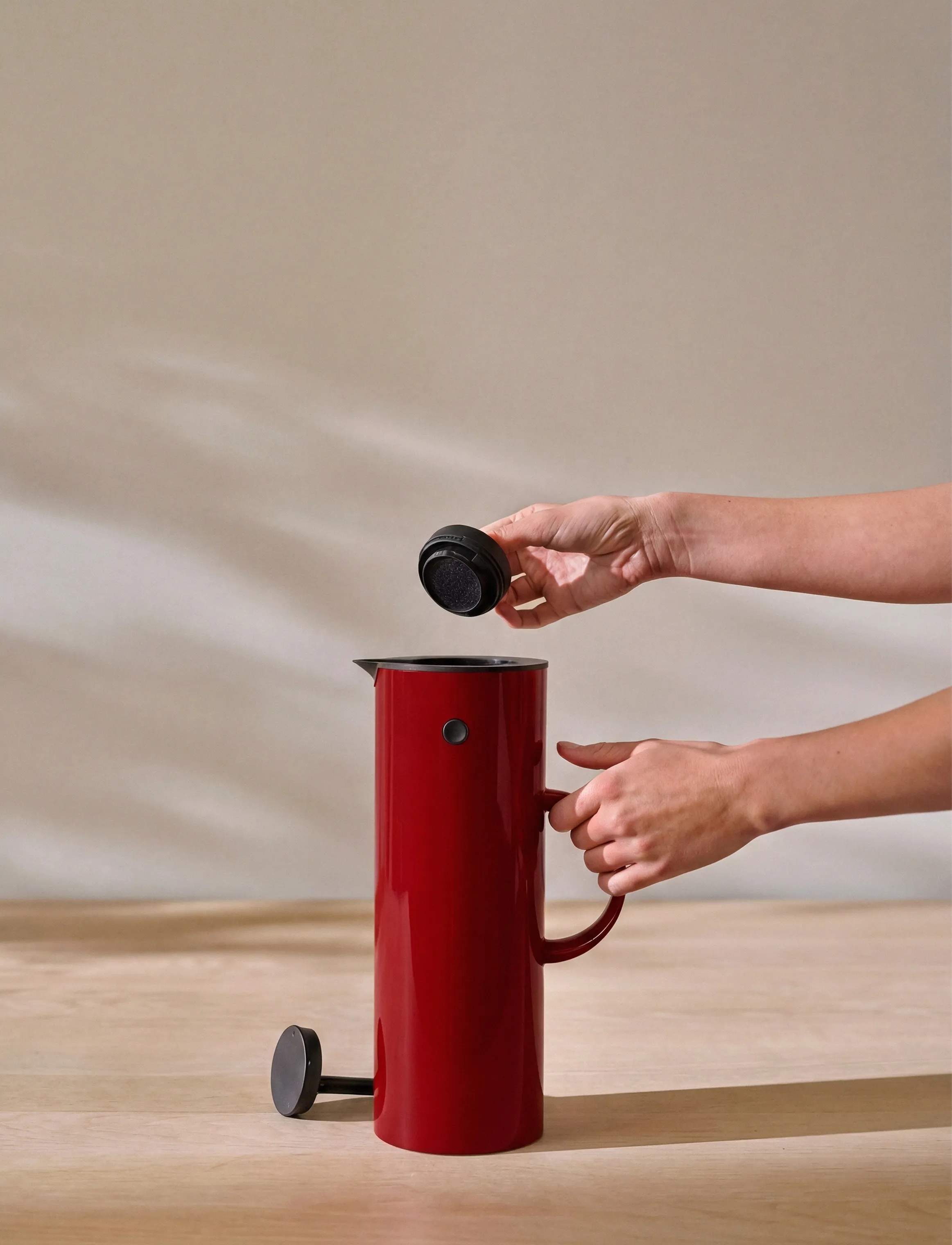 Stelton Termokander EM77 Termokande i cherry red, 2