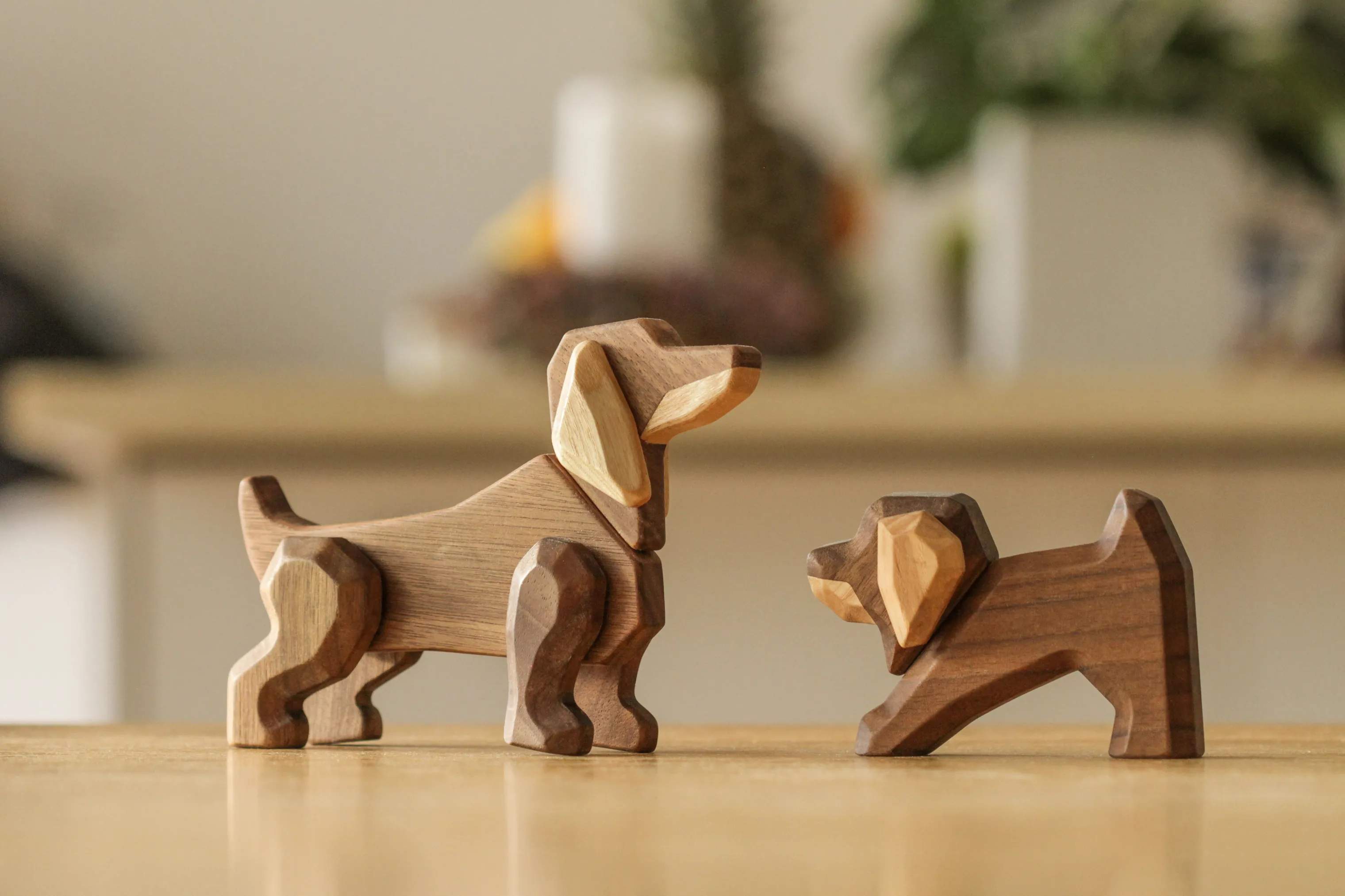 FableWood Dyrefigurer Lille Gravhund i Natur, 2