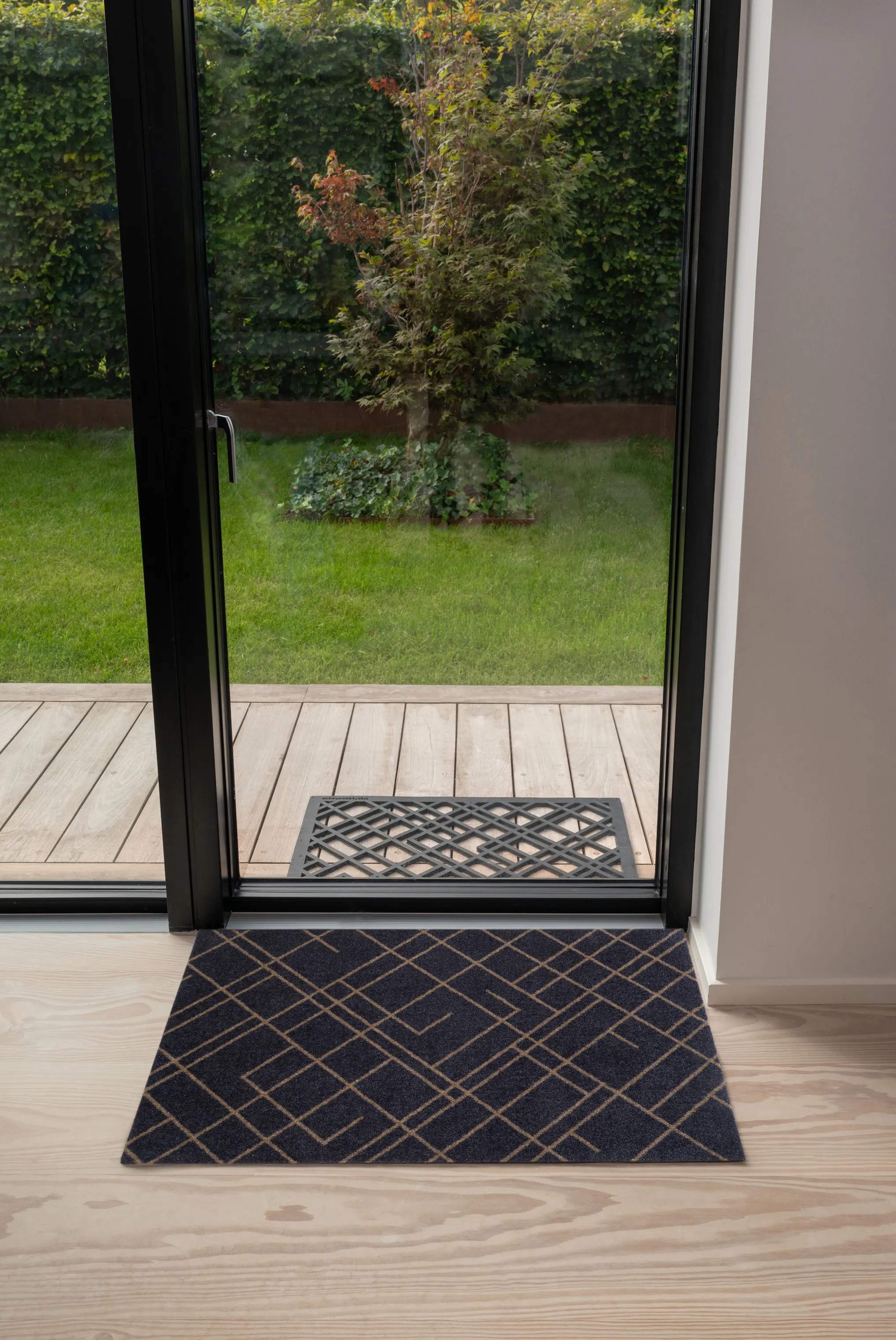 Tica Copenhagen Dørmåtter Lines Dørmåtte i blå, B90 x L60 cm, 2