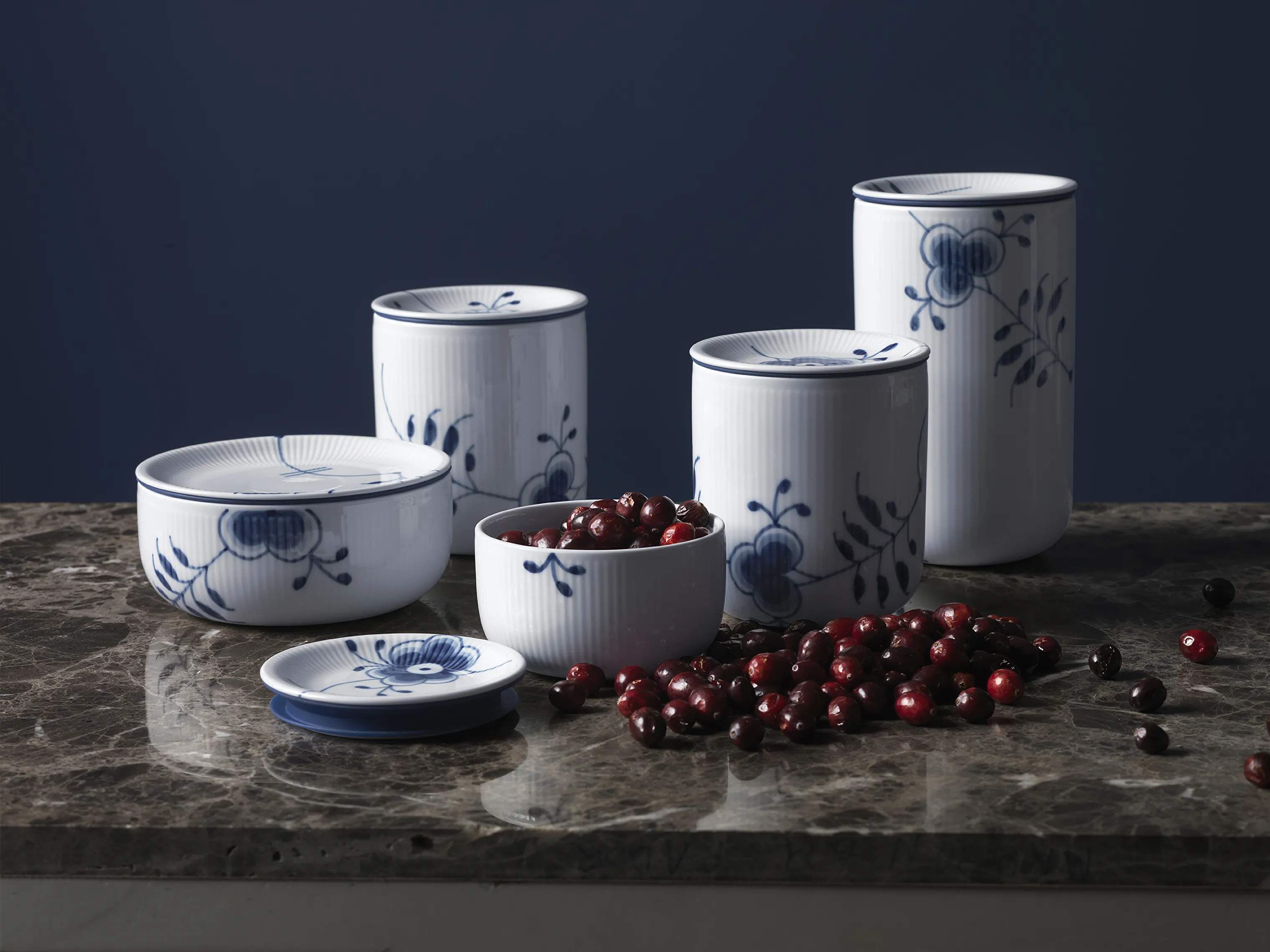 Royal Copenhagen Krukker med låg Blå Mega Riflet Krukke i 1.15 L, 3