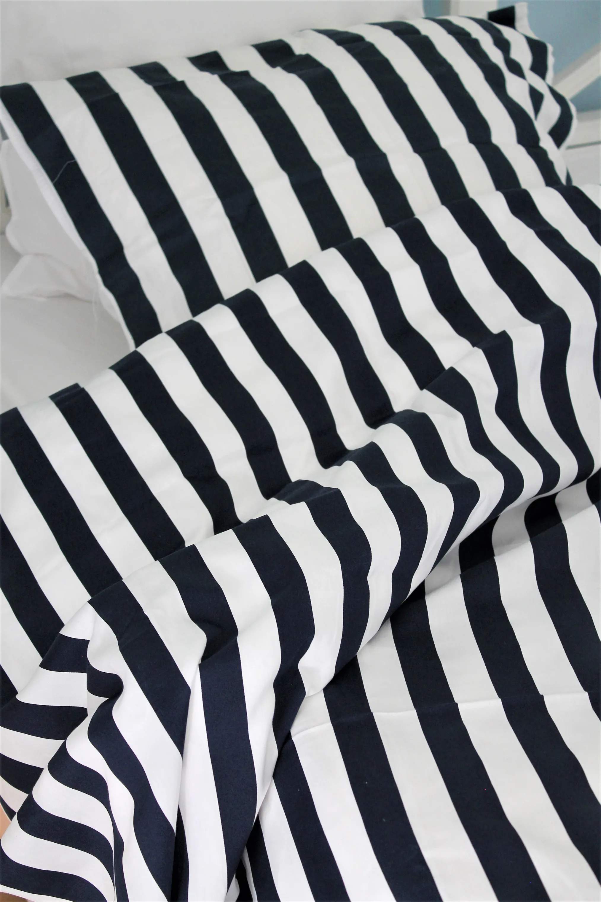 omhu Sengetøj Block strib Blok Strib Sengesæt i navy, B140 x L200 cm, 2