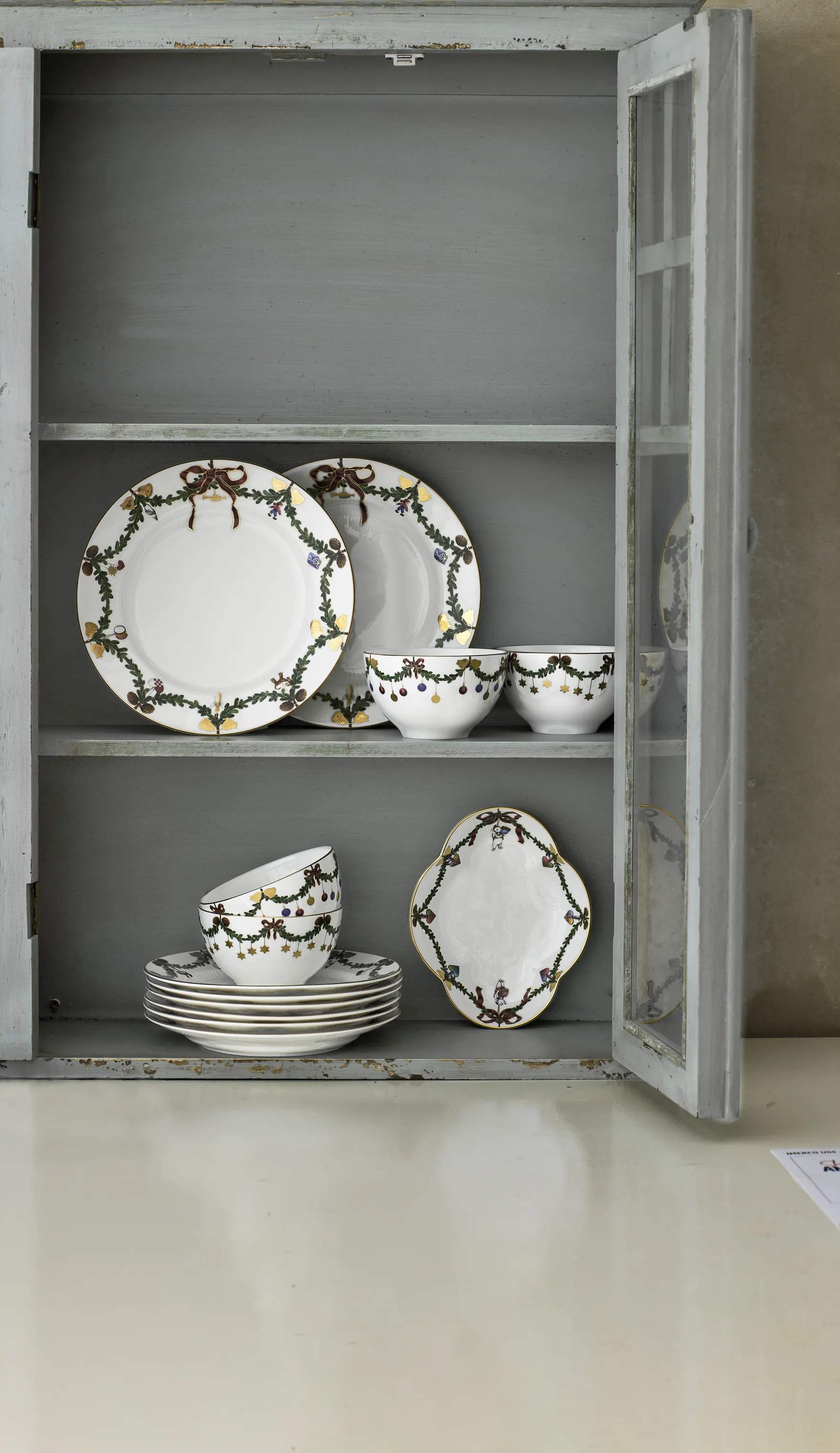 Royal Copenhagen Serveringsfade Stjerne Riflet Jul Fad i 17,5 cm, 5