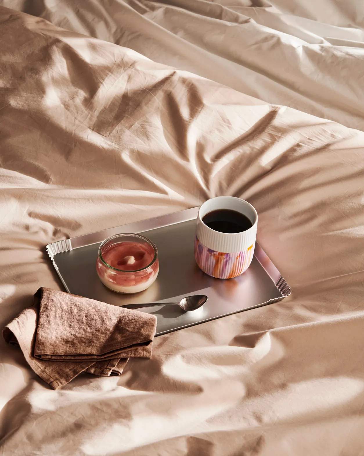 Royal Copenhagen Krus og kopper uden hank Riflet Contrast Marble Krus i Morning Sky, 2
