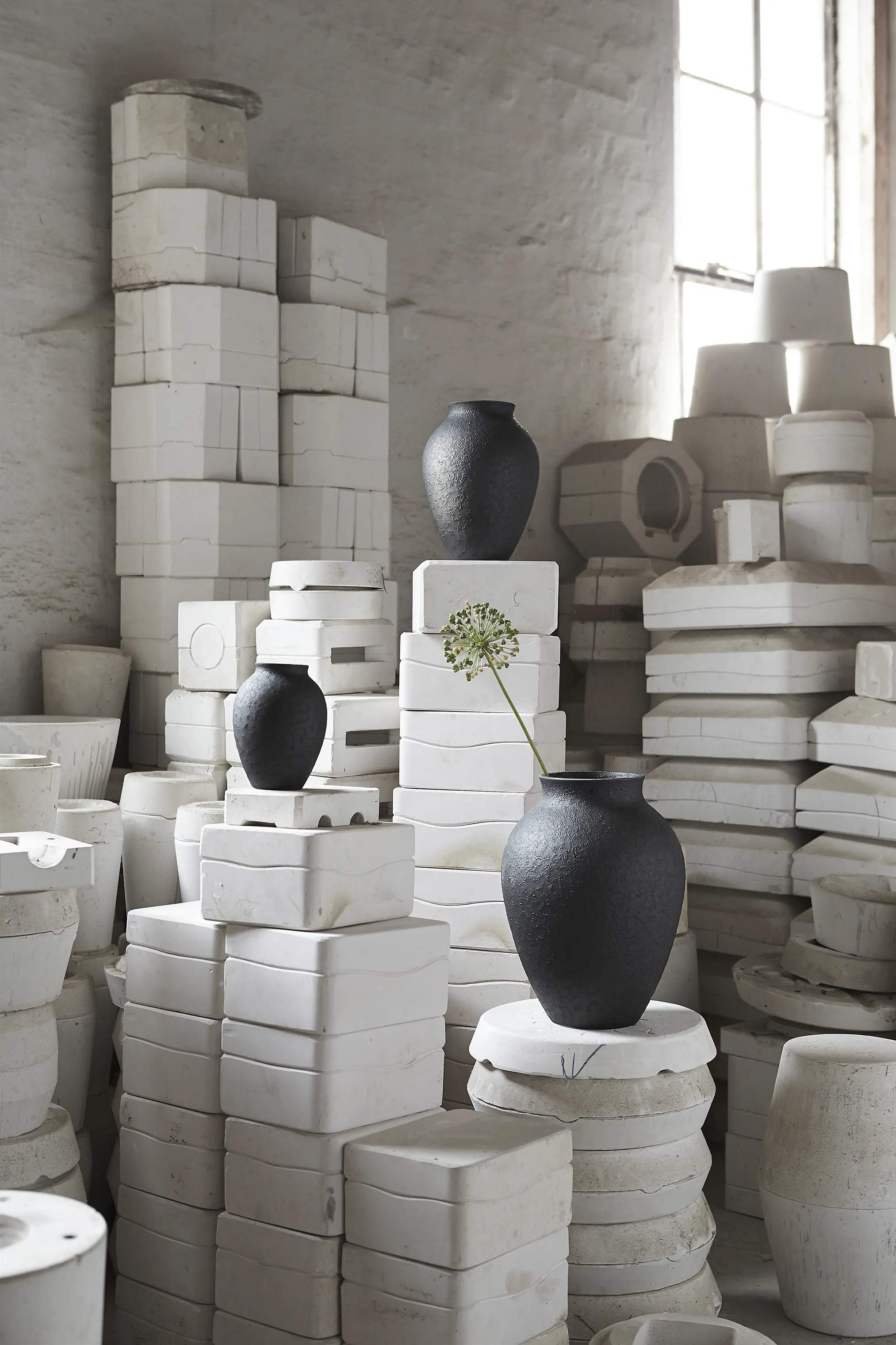 Knabstrup Keramik Vaser Vase i Sort, 27 cm, 3