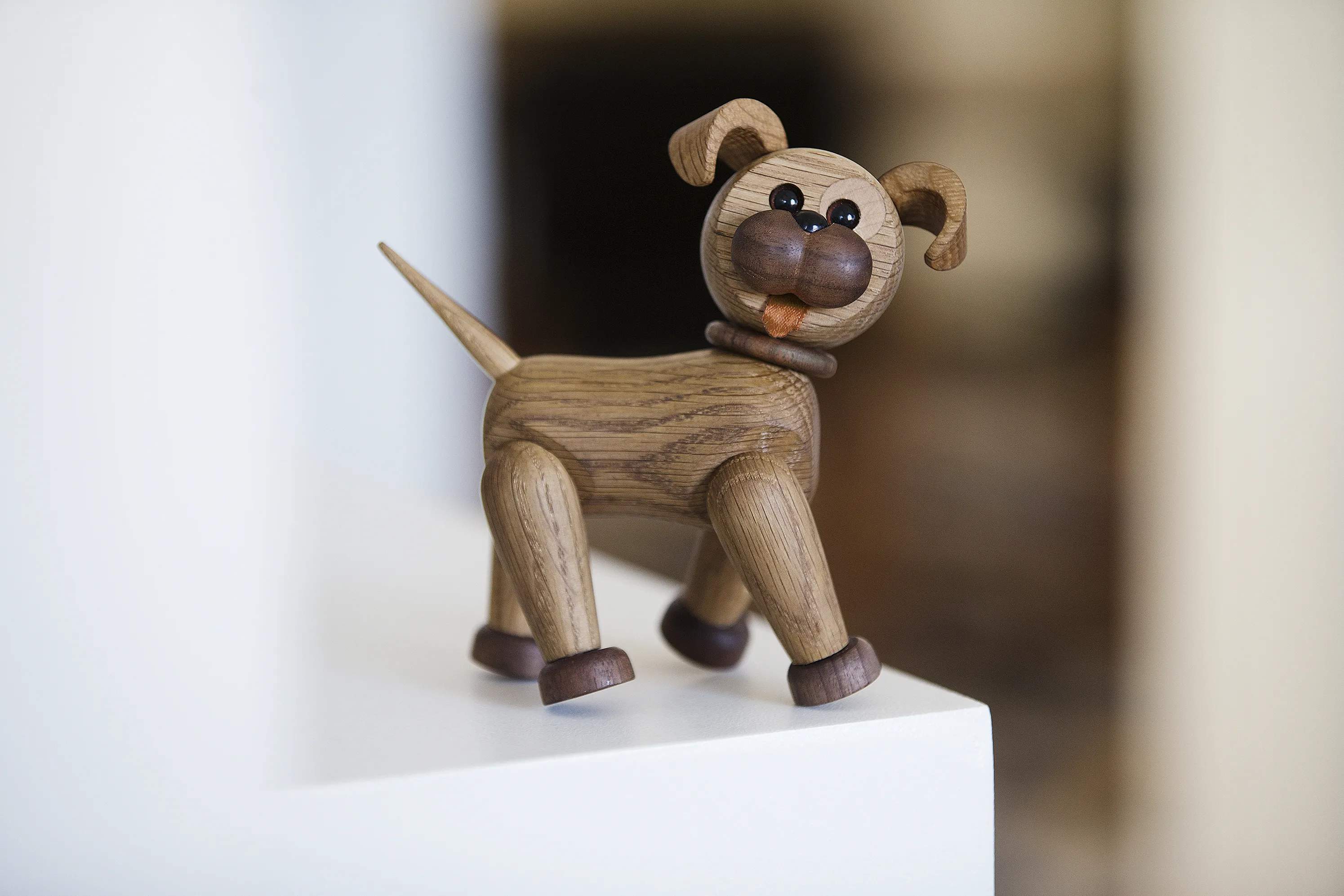 Spring Copenhagen Dyrefigurer Hund Happy i 13,5 cm, 2