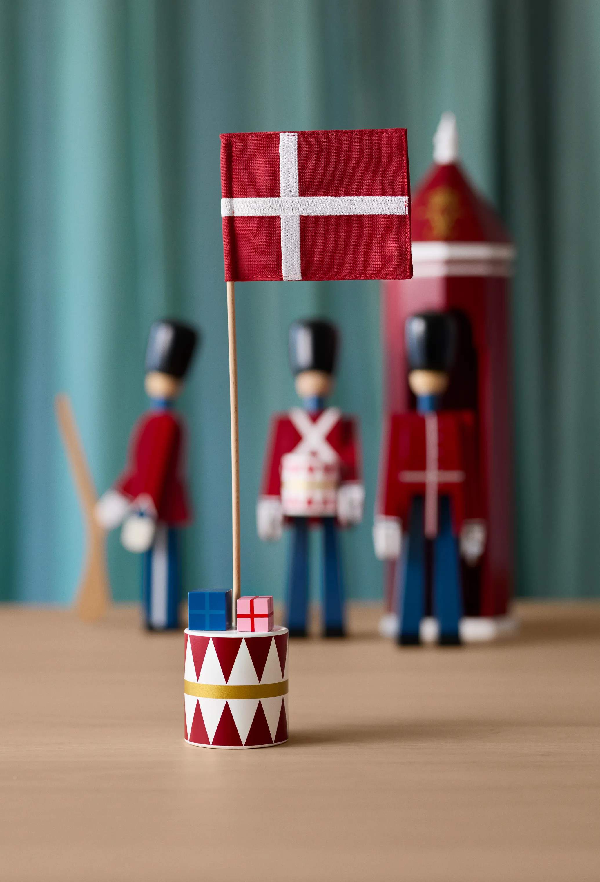 Kay Bojesen Bordflag Figurines Bordflag i Rød/Hvid, 2
