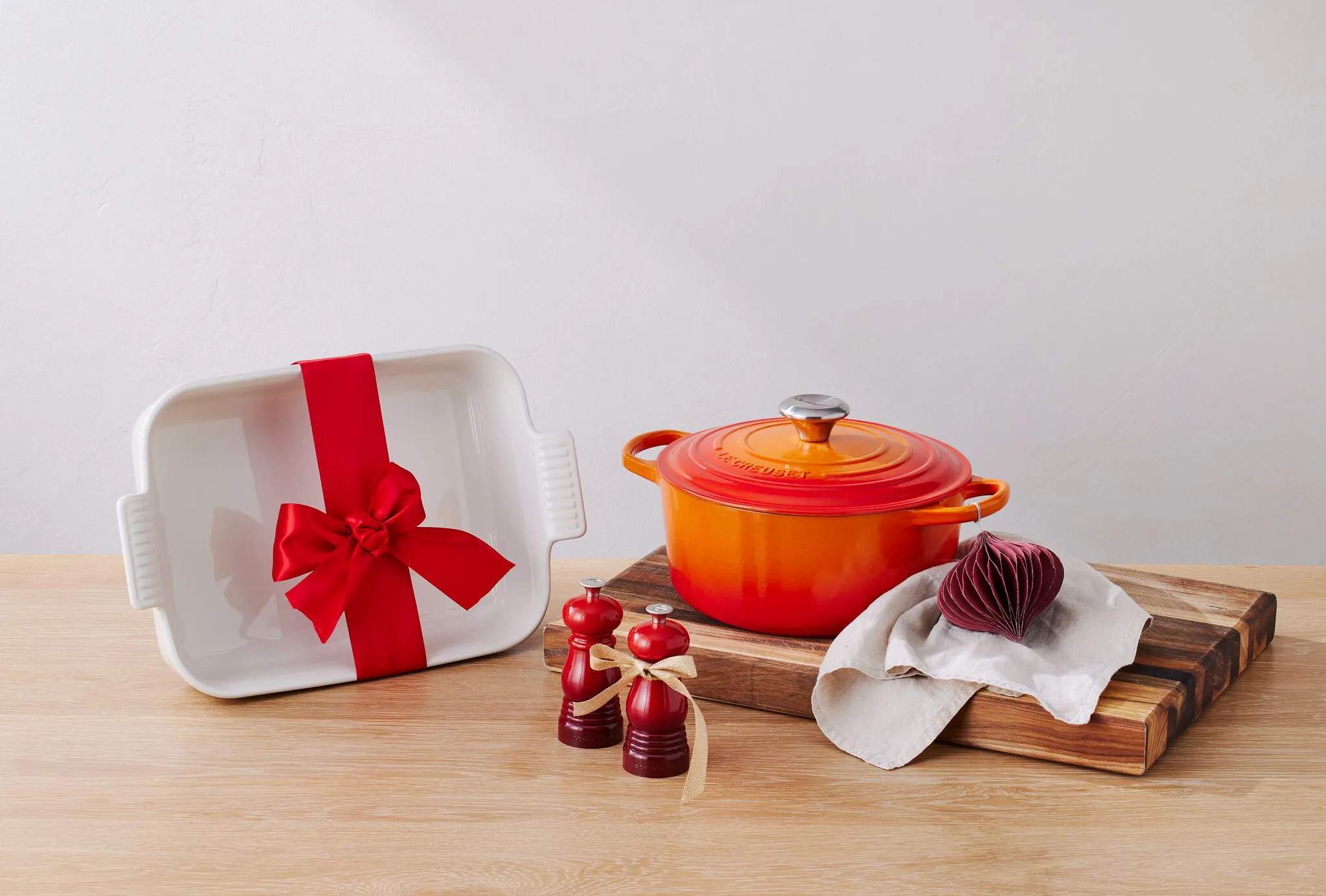 Le Creuset Ovnfaste fade Signature Heritage Ovnfast Fad i Meringue, B25 x L32 cm, 2