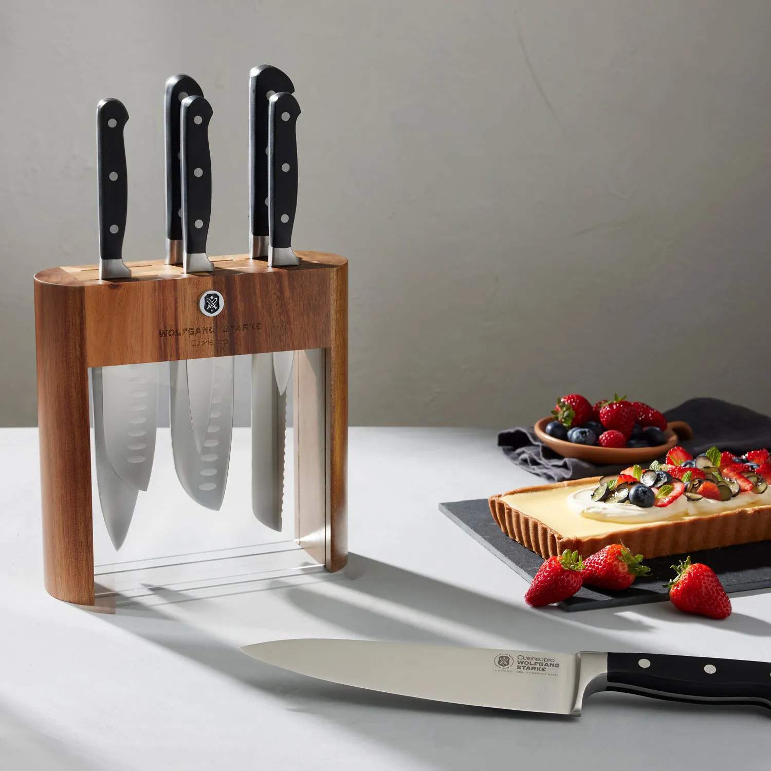 THE CUSTOM CHEF™ Knivblokke med knive Cuisine::pro® WOLFGANG
STARKE™ Cuisine::pro WOLFGANG STARKE™ Knivblok i Brun/klar, 2