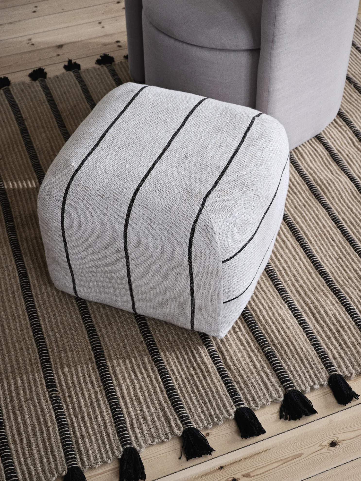 Broste Copenhagen Puffer Sigrid Puf i Beige/sort, 3