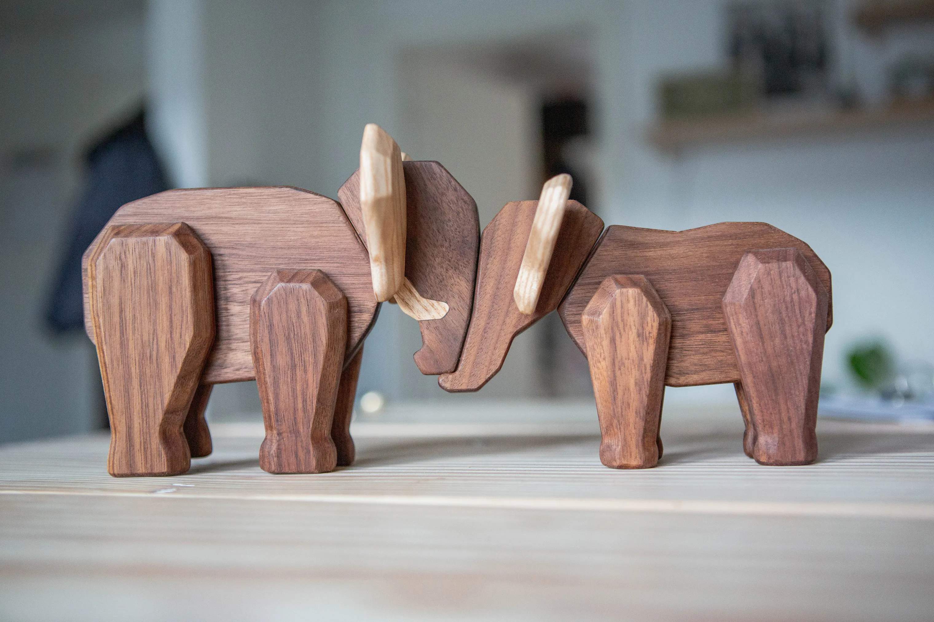 FableWood Dyrefigurer Mor-elefant i 15 cm, 2