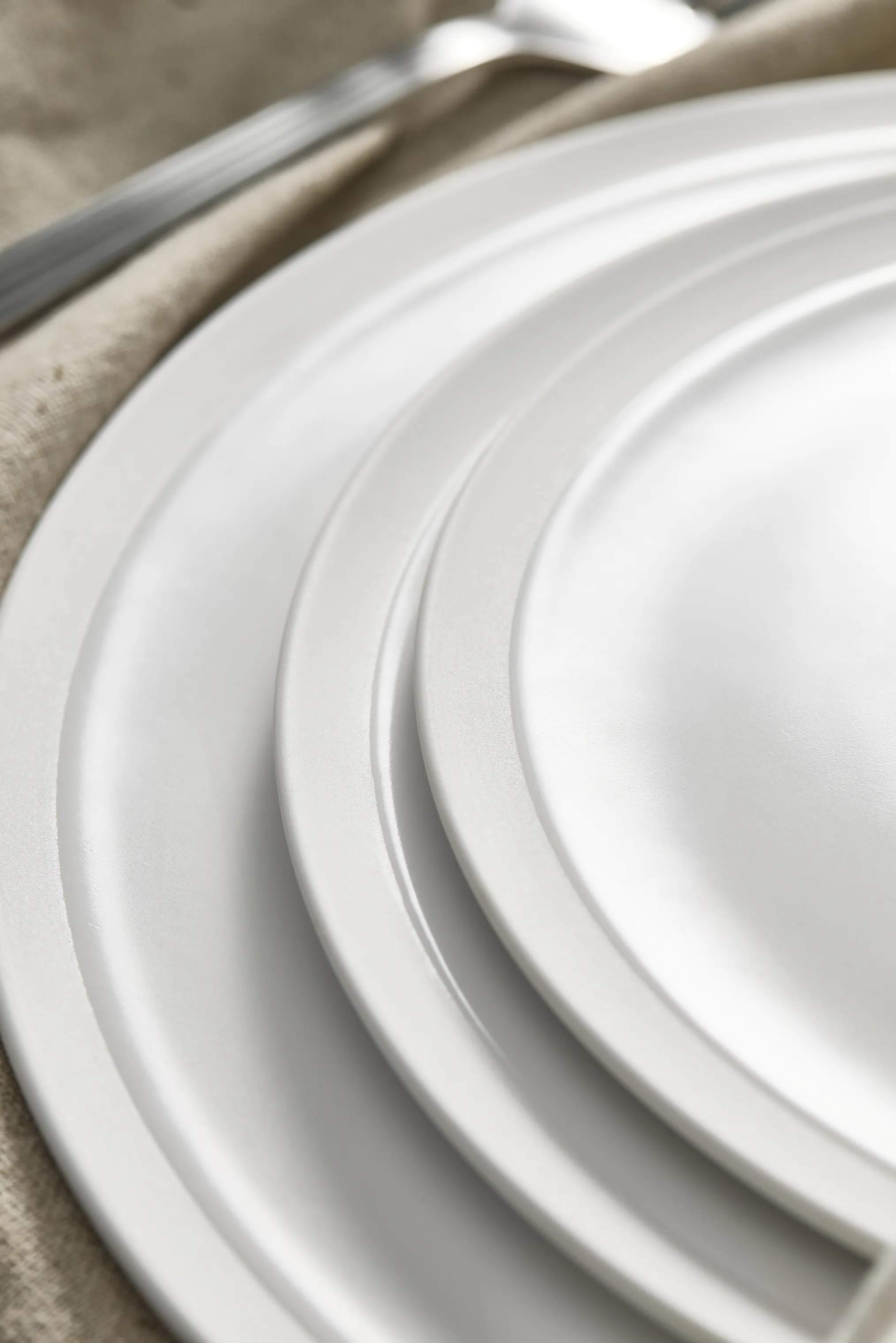 RAW by Aida Middagstallerkener RAW Tallerken i White, 2