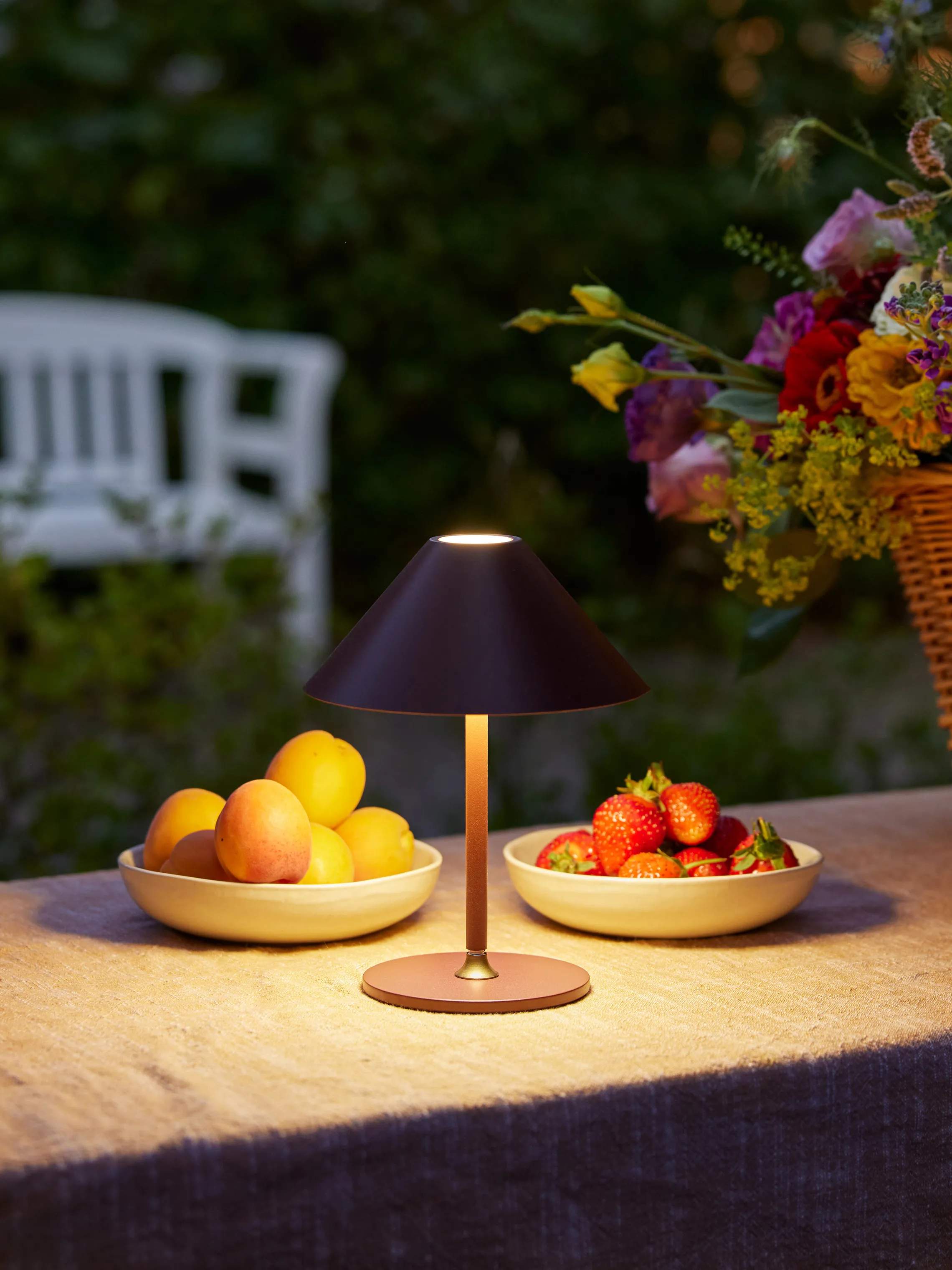 Halo Design Bordlamper Hygge Bordlampe i Maroon, 5