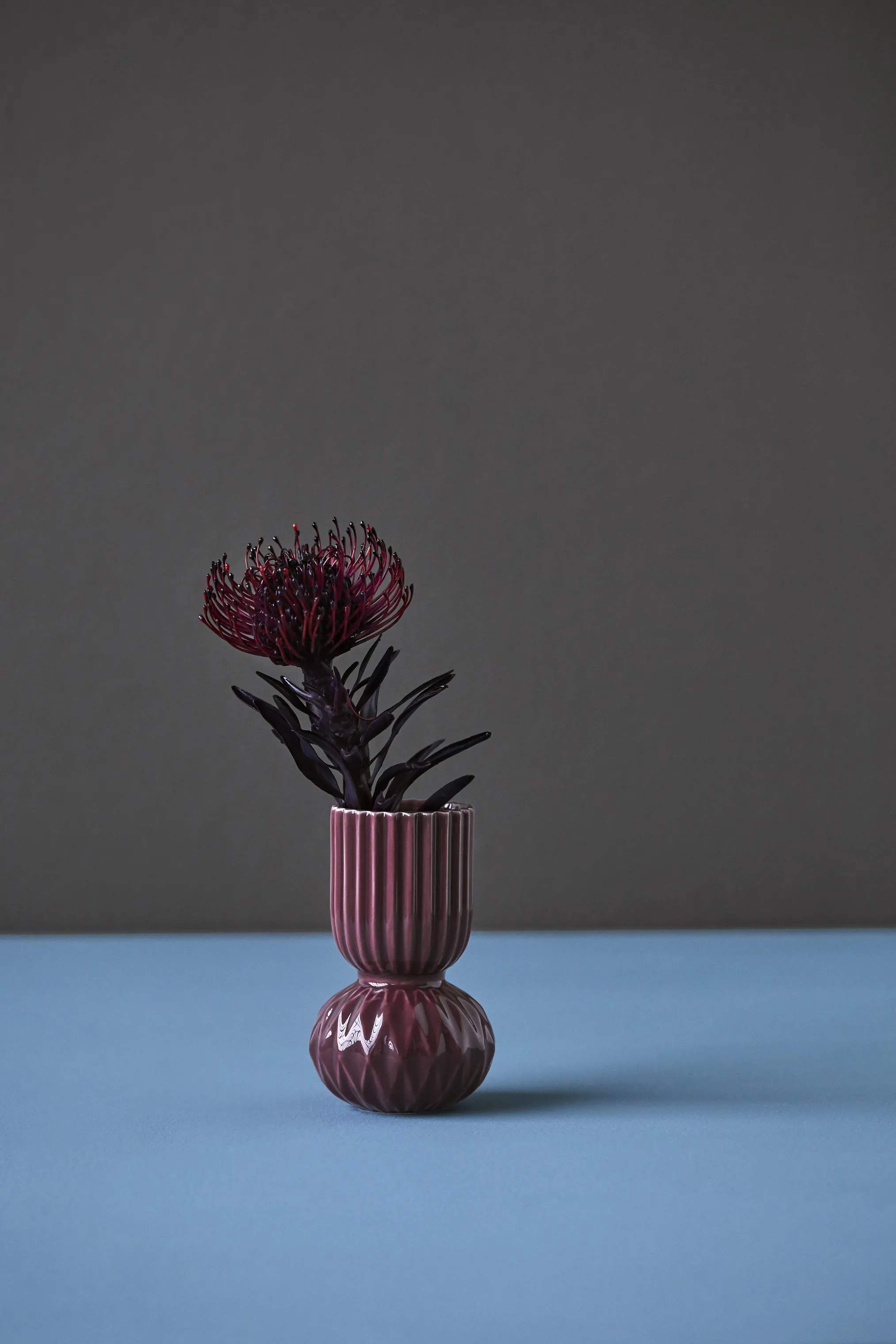Dottir Vaser Samsurium Rufflebell Vase i Aubergine, 2