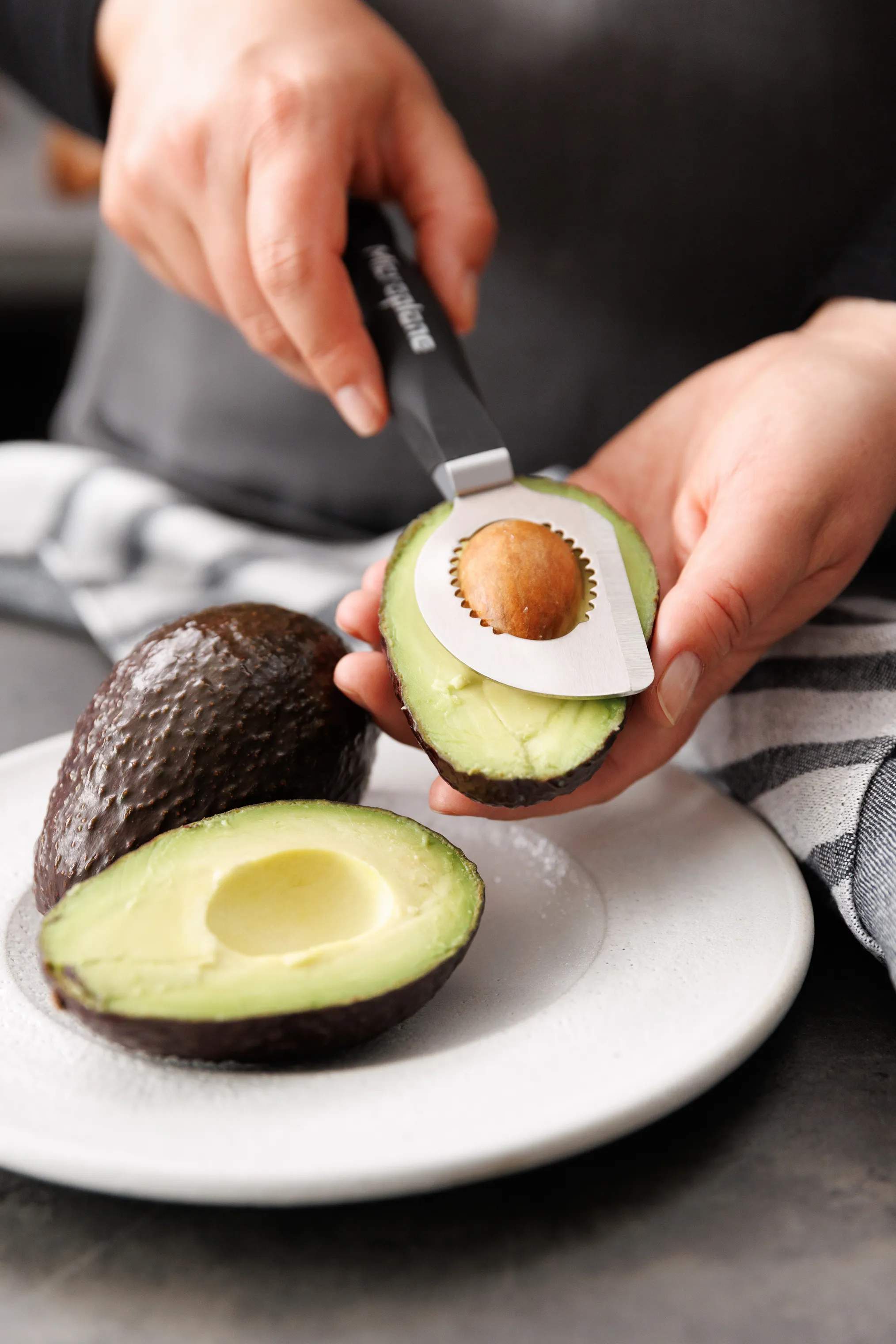 Microplane Øvrige snitte- og rivejern Professional Avocadoskærer i Sort, 3