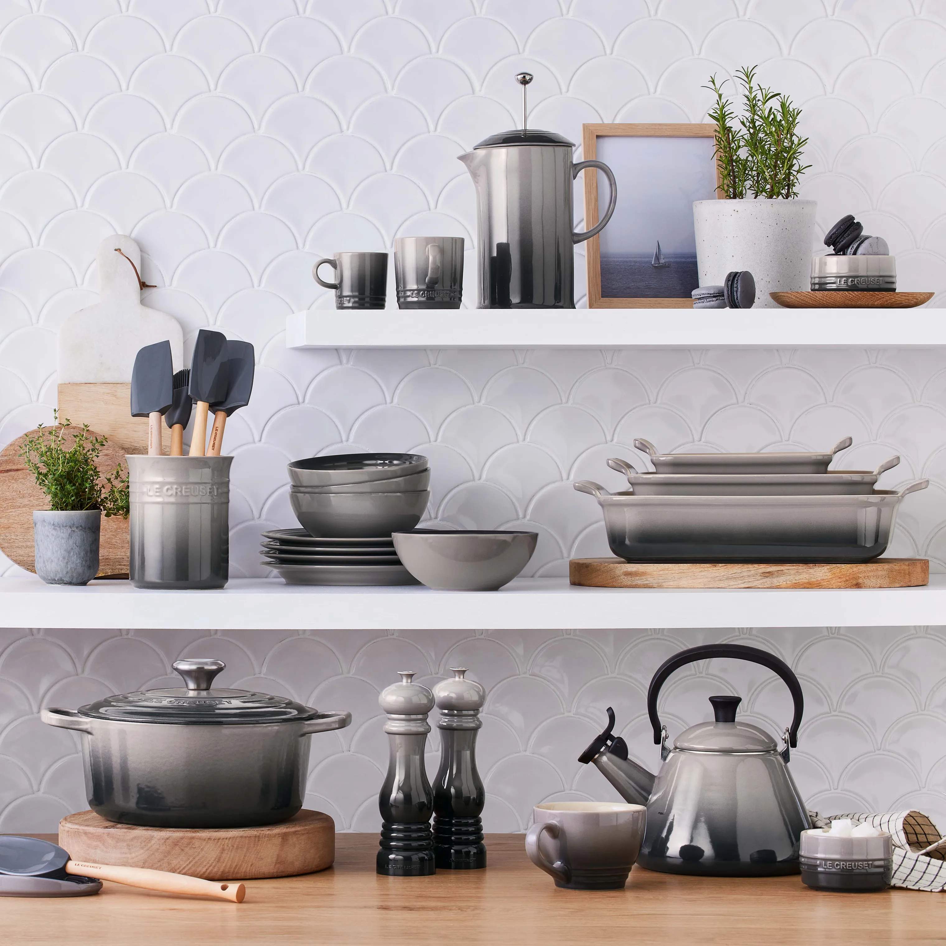Le Creuset Ovnfaste fade Signature Heritage Ovnfast Fad i Flint, B15 x L24 cm, 2