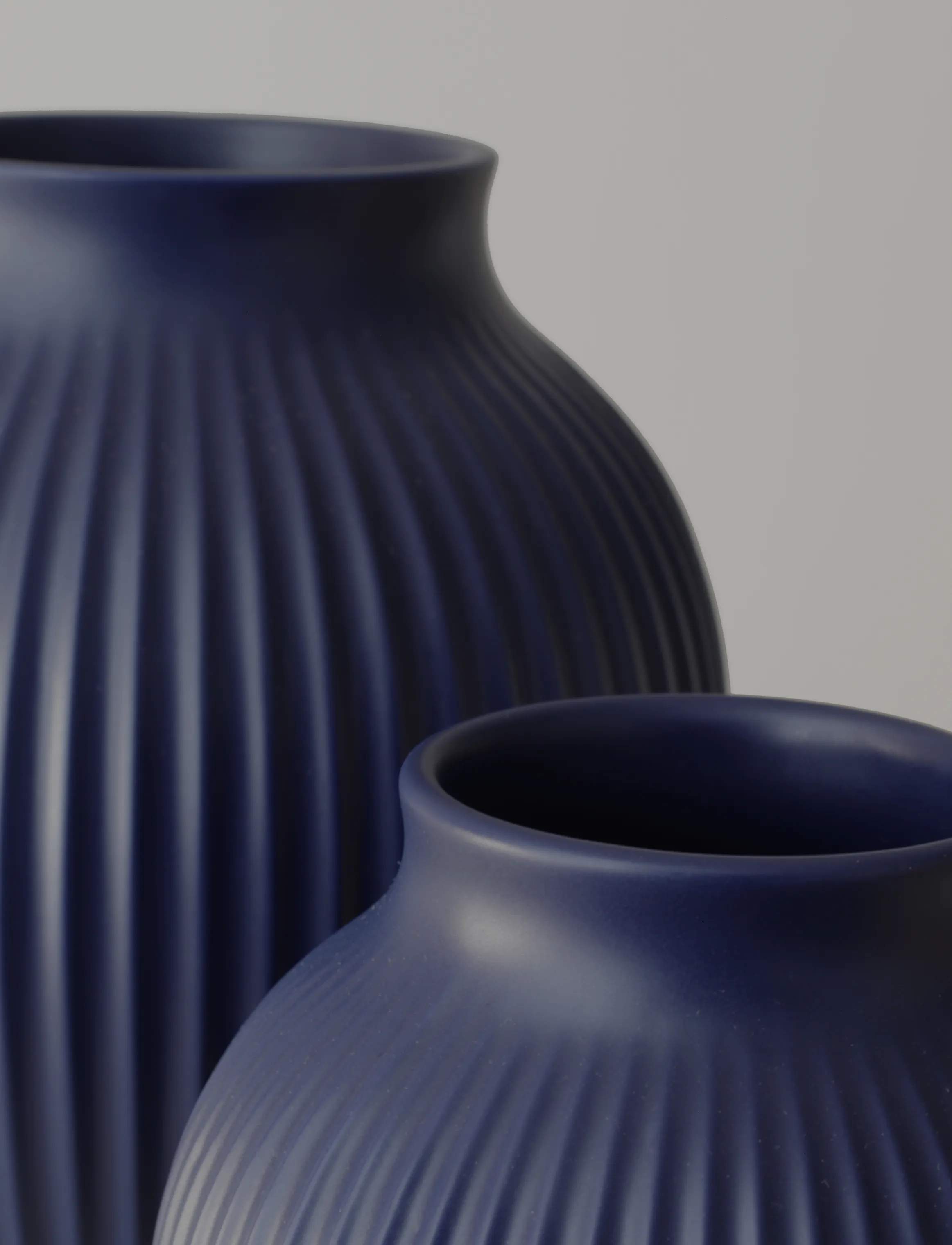 Knabstrup Keramik Vaser Ripple Vase i dark blue, 20 cm, 2