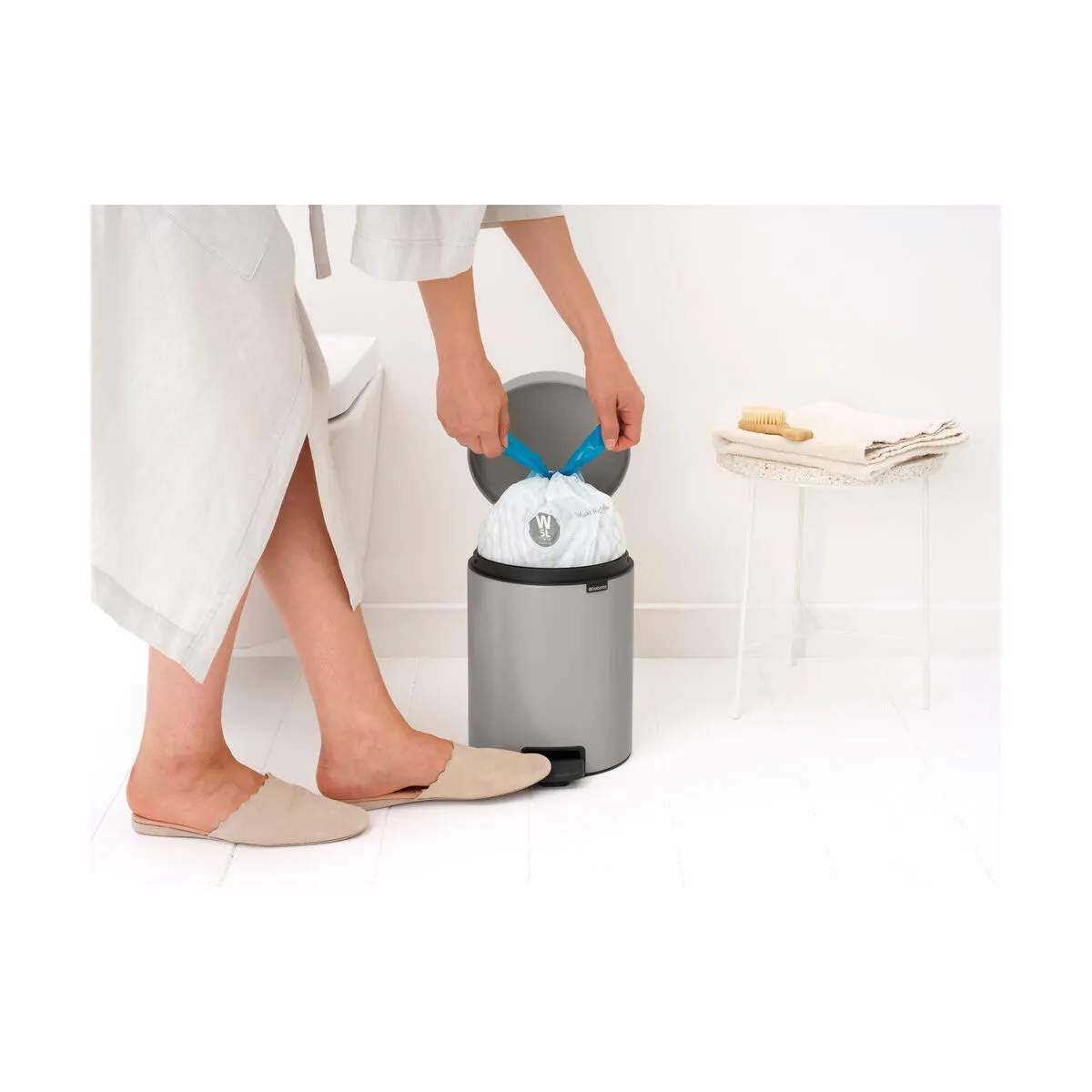 Brabantia Toiletspande NewIcon Pedalspand i Soft Grey, 5 L, 3