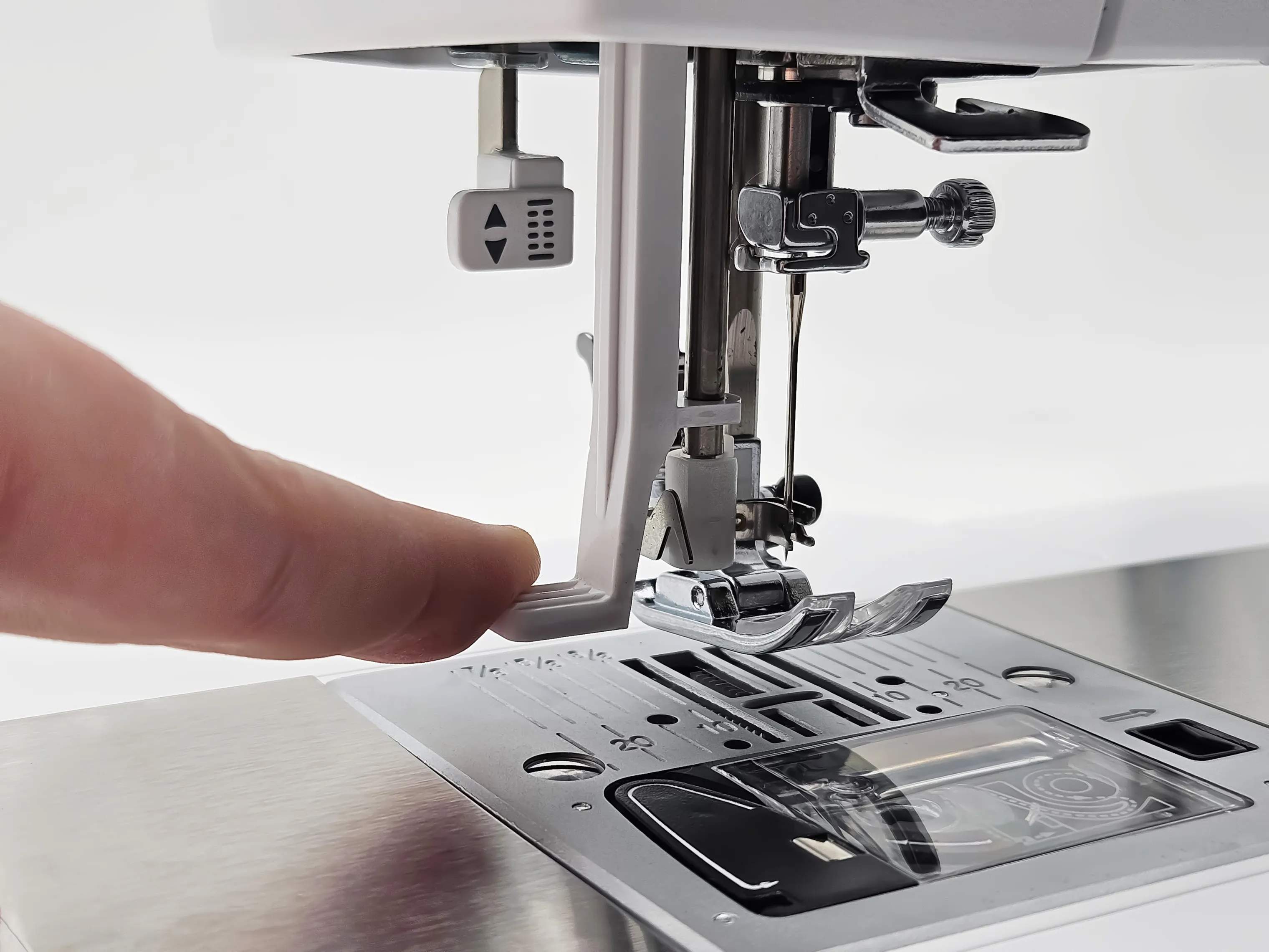 VERITAS Symaskiner Powerstitch 32 Titan Overlock i Hvid, 2