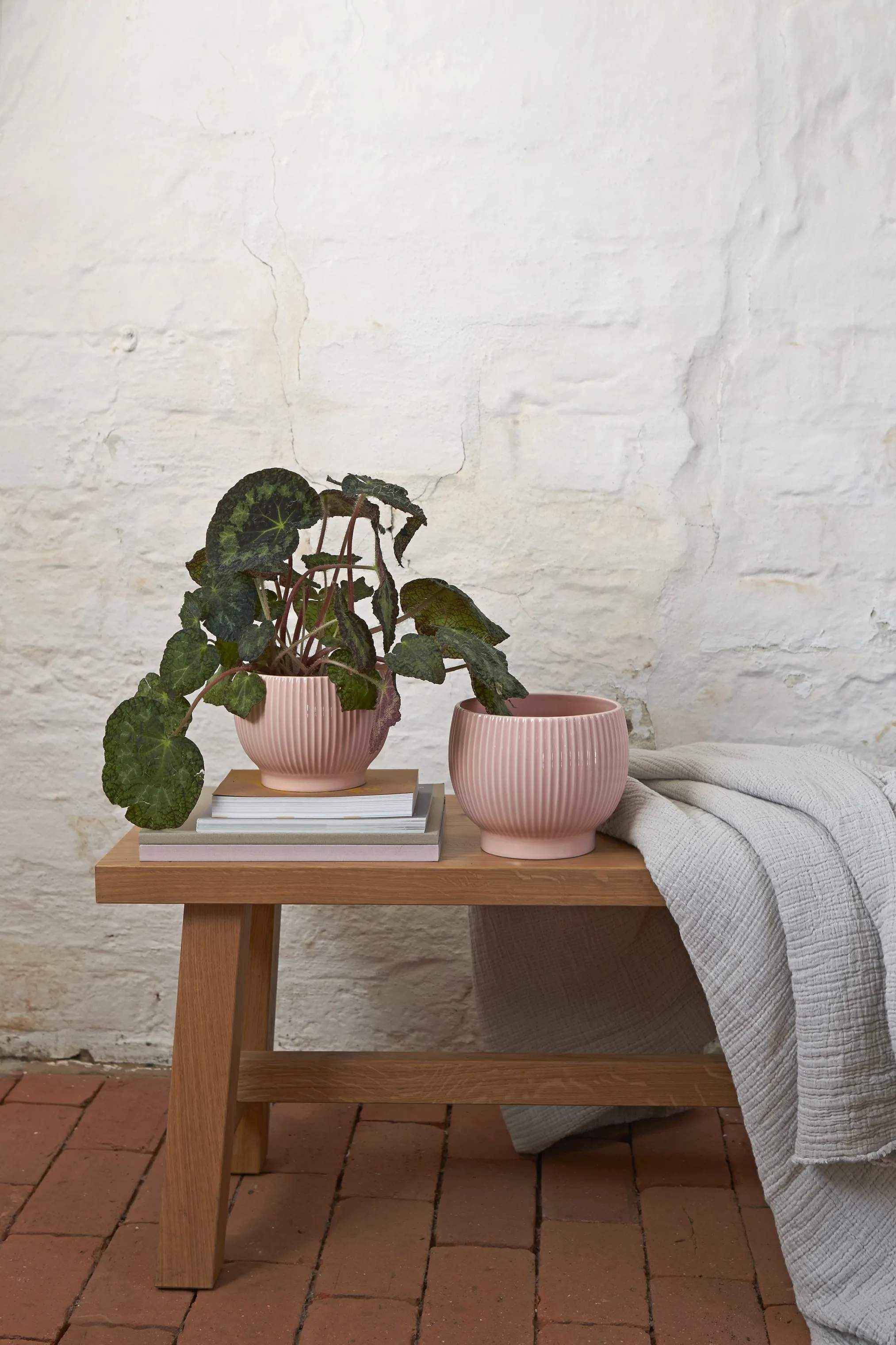 Knabstrup Keramik Urtepotteskjulere Riller Urtepotteskjuler i Rosa, 16,5 cm, 2