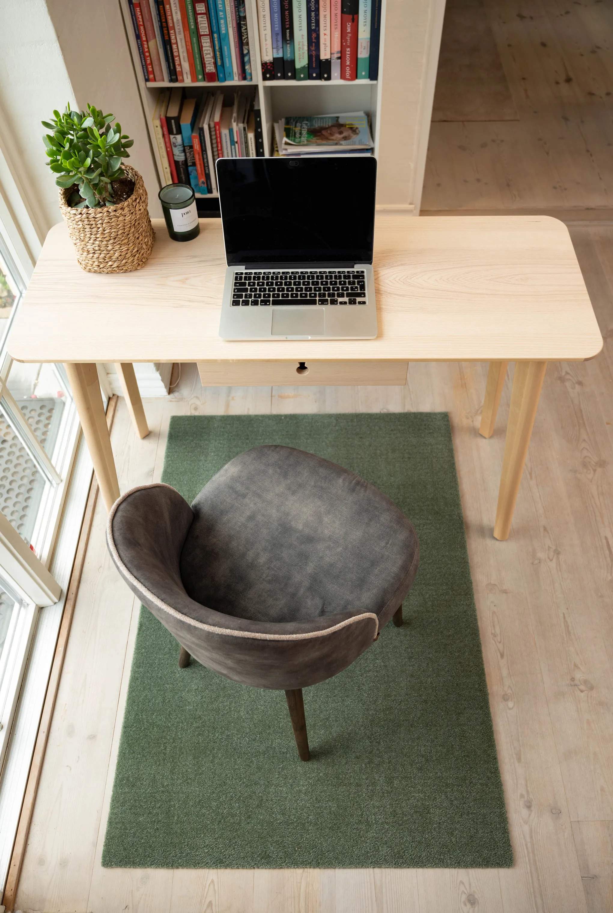 Tica Copenhagen Gulvtæpper Uni Color Løber i støvet grøn, B90 x L130 cm, 5