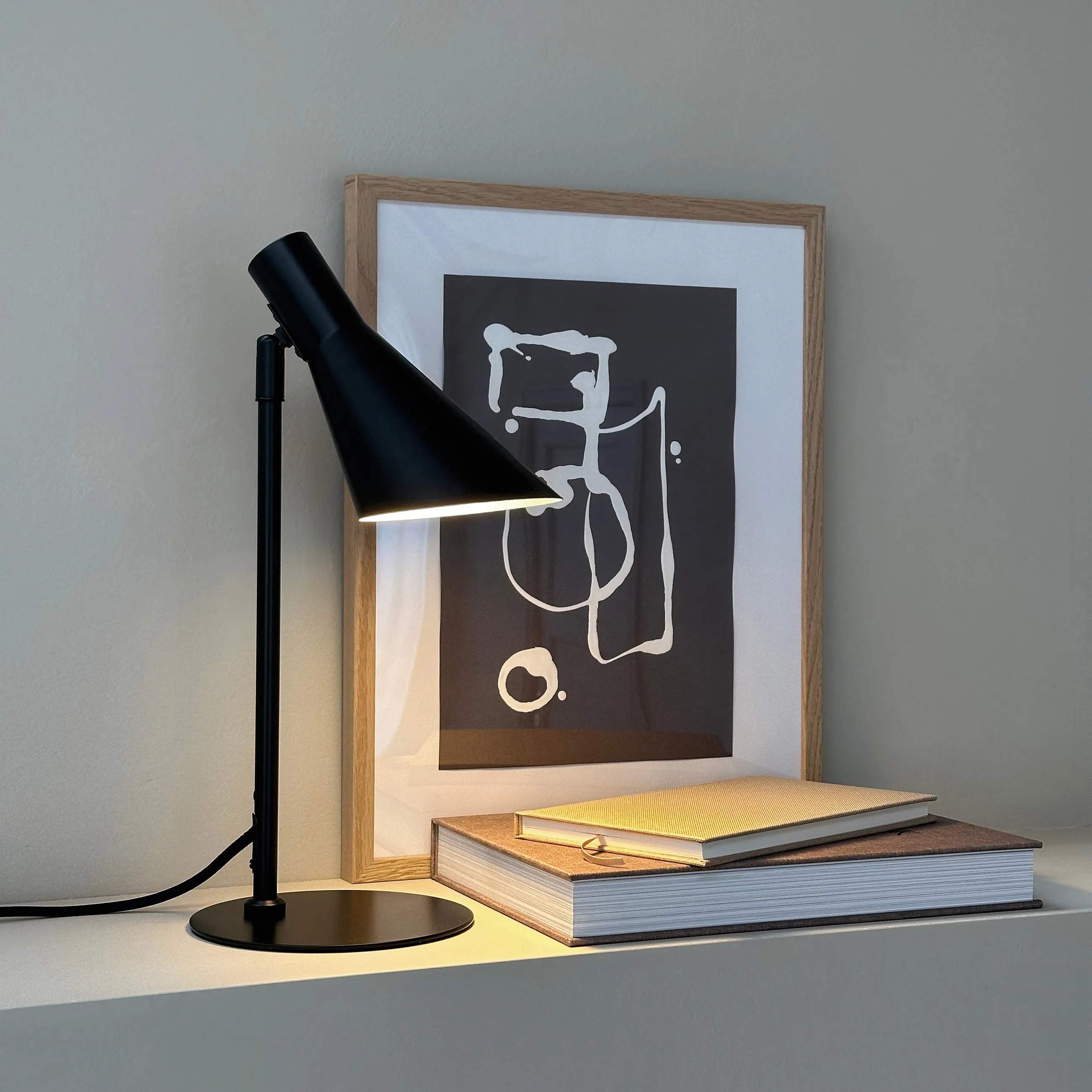 Dyberg Larsen Bordlamper DL12 Bordlampe i Sort, H39,5 x Ø20 cm, 3
