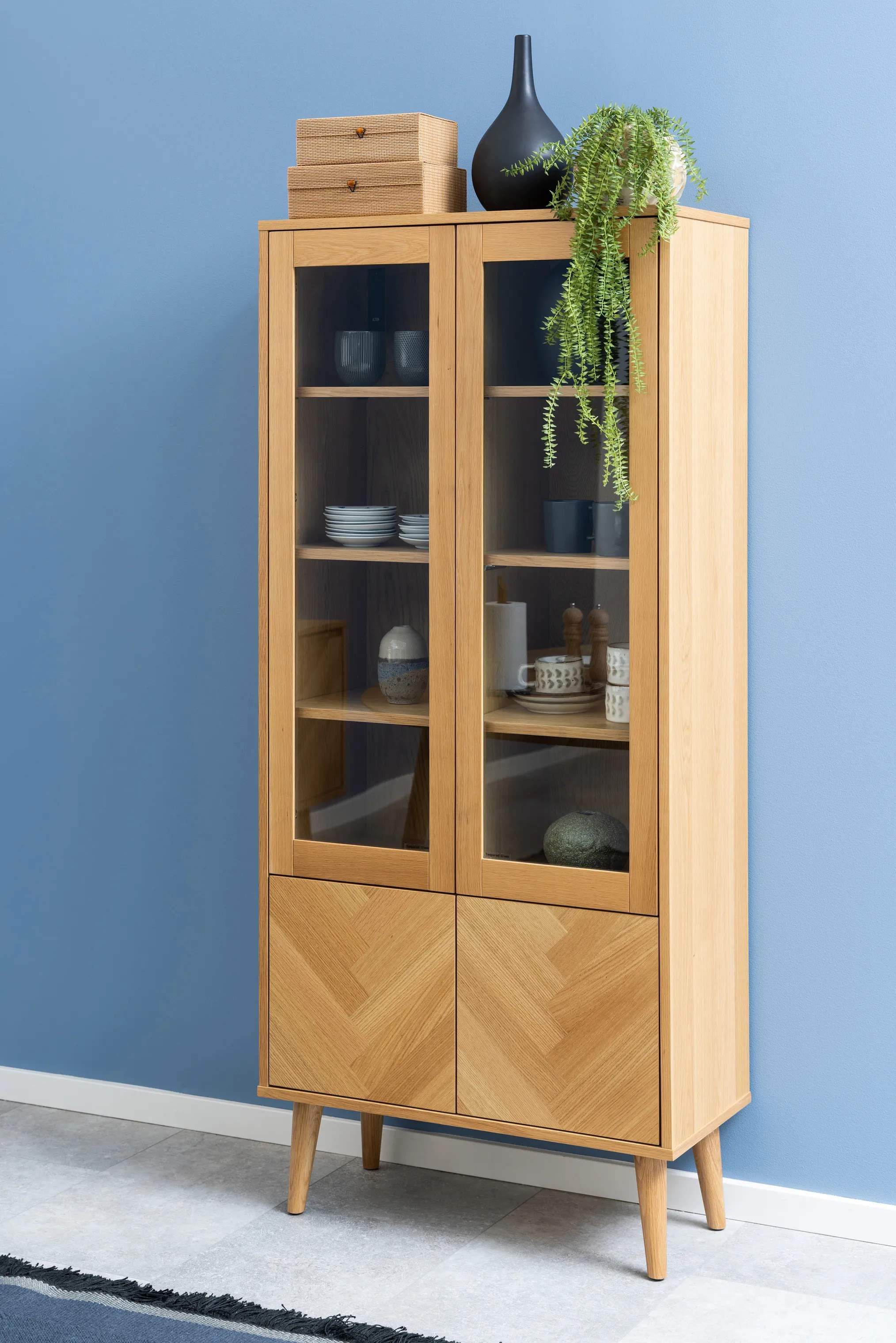 CASA Living Reoler og tilbehør Nagano Vitrine i Eg, 2