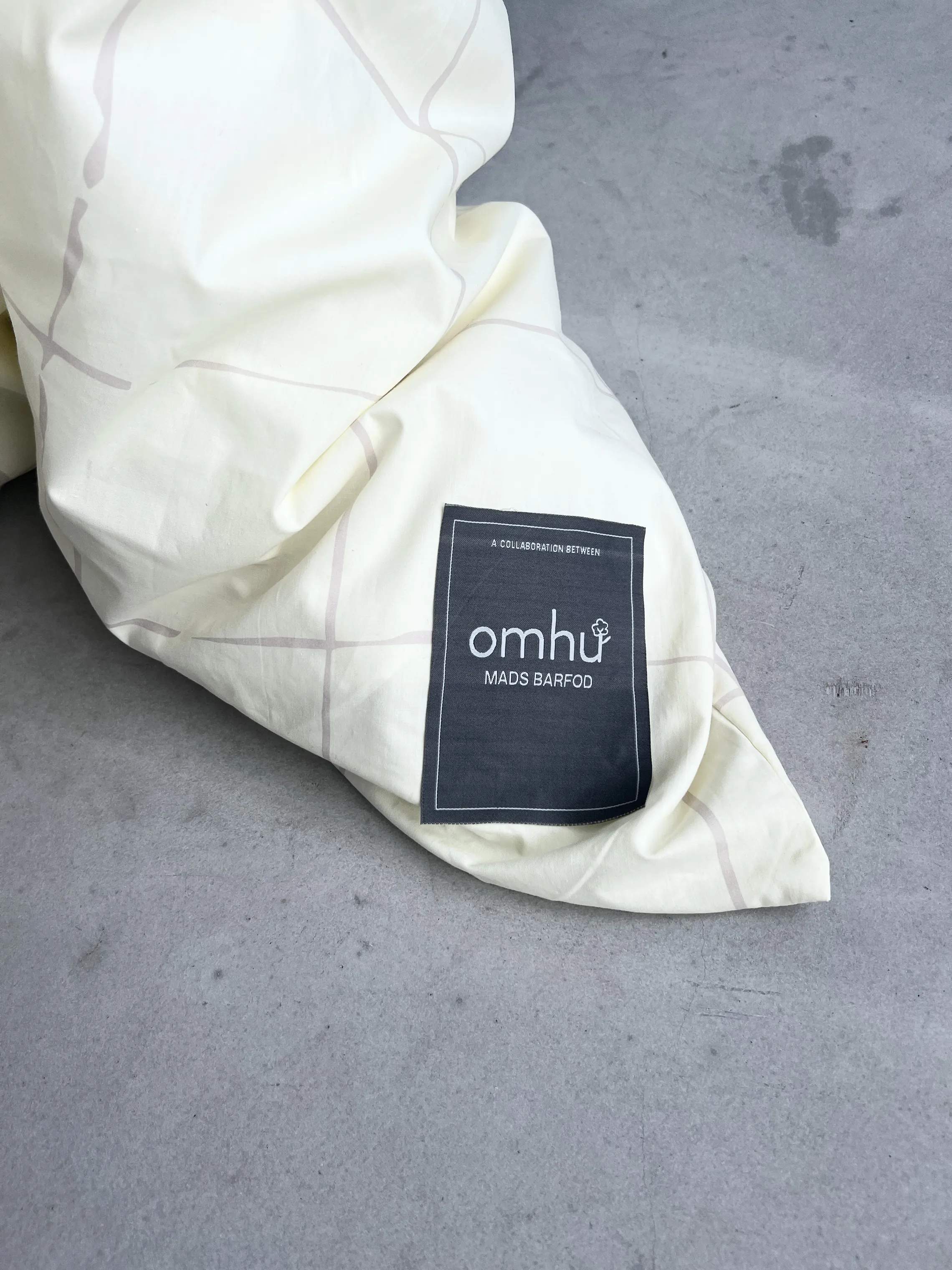 omhu x Mads Barfod Sengetøj Wave Grid Sengetøj i Vanilje, B140 x L220 cm, 1