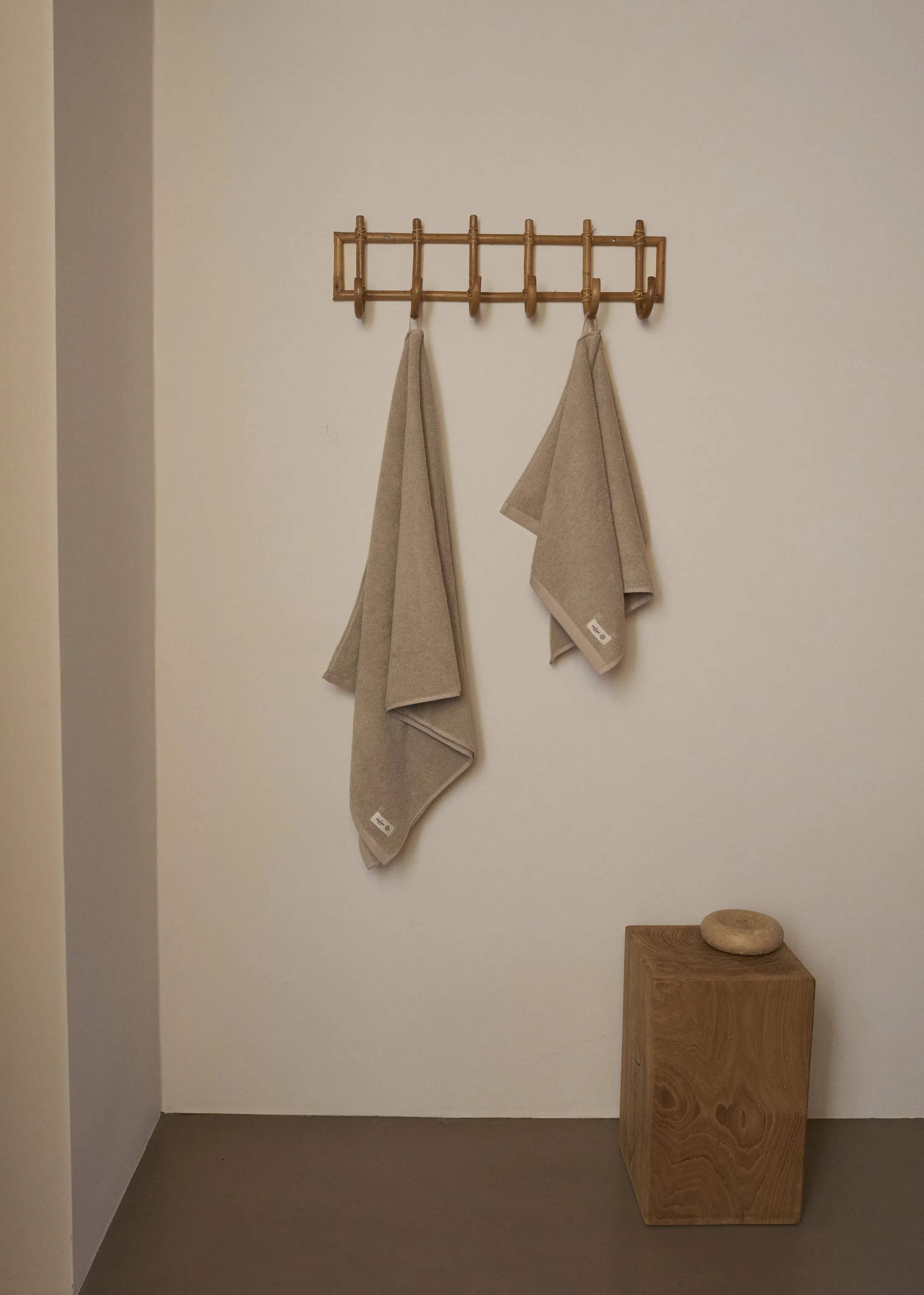 The Organic Company Håndklæder MILD Badehåndklæde i Beige, 140 cm, 3