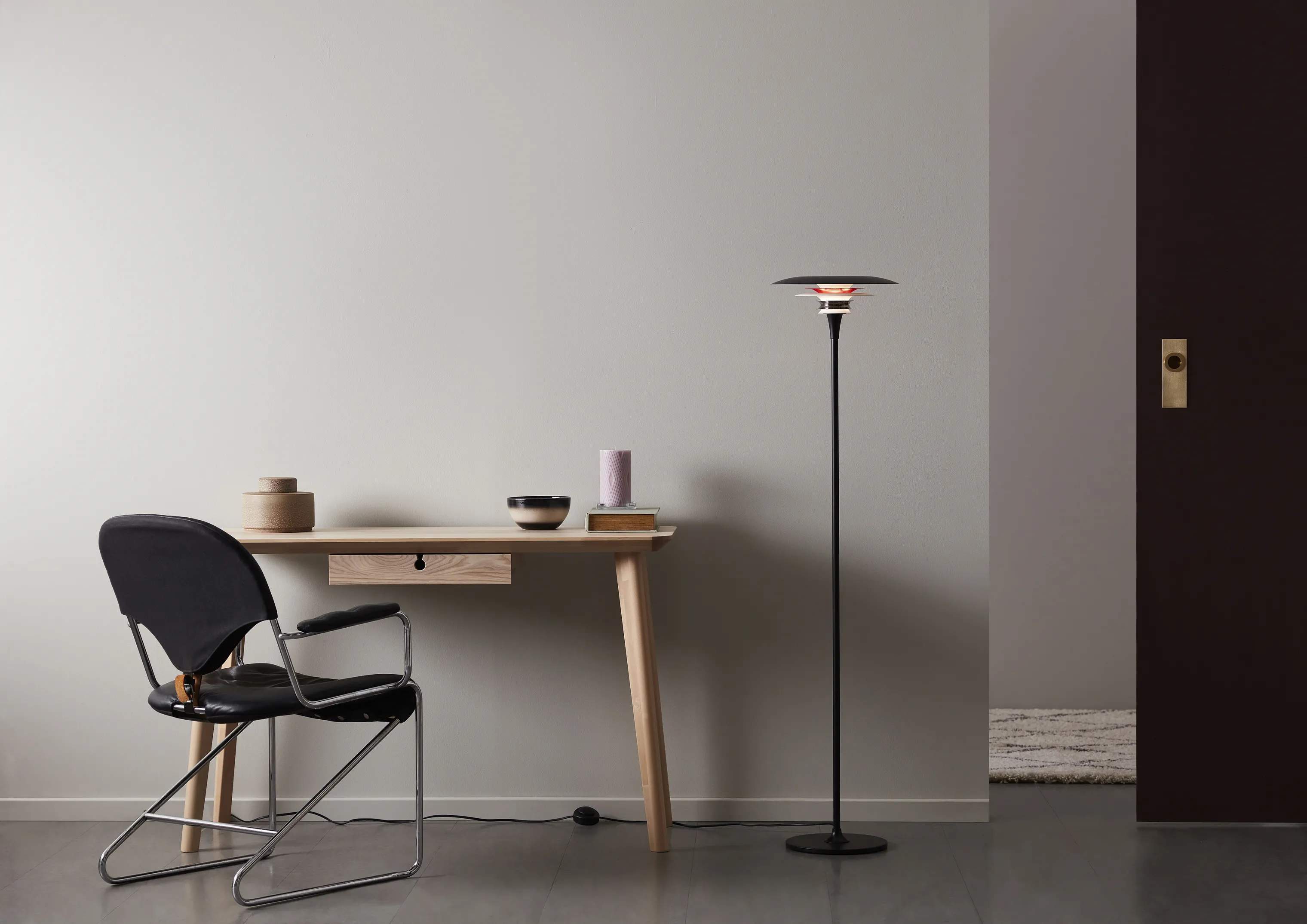 Belid Gulvlamper Diablo Gulvlampe i Mat sort/rød, 2