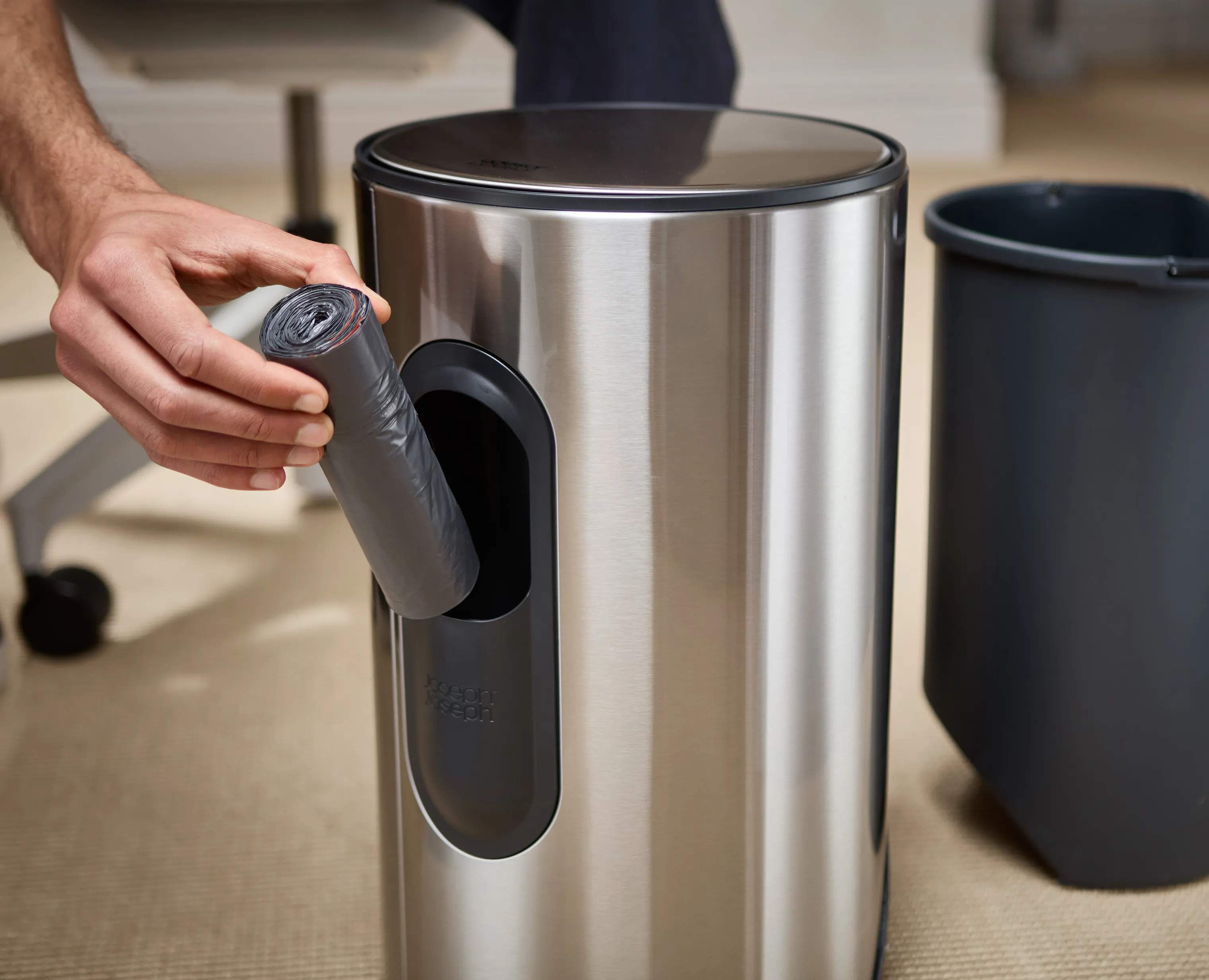 Joseph Joseph Pedalspande Arc  Affaldsspand i Stainless Steel, 10 L, 7