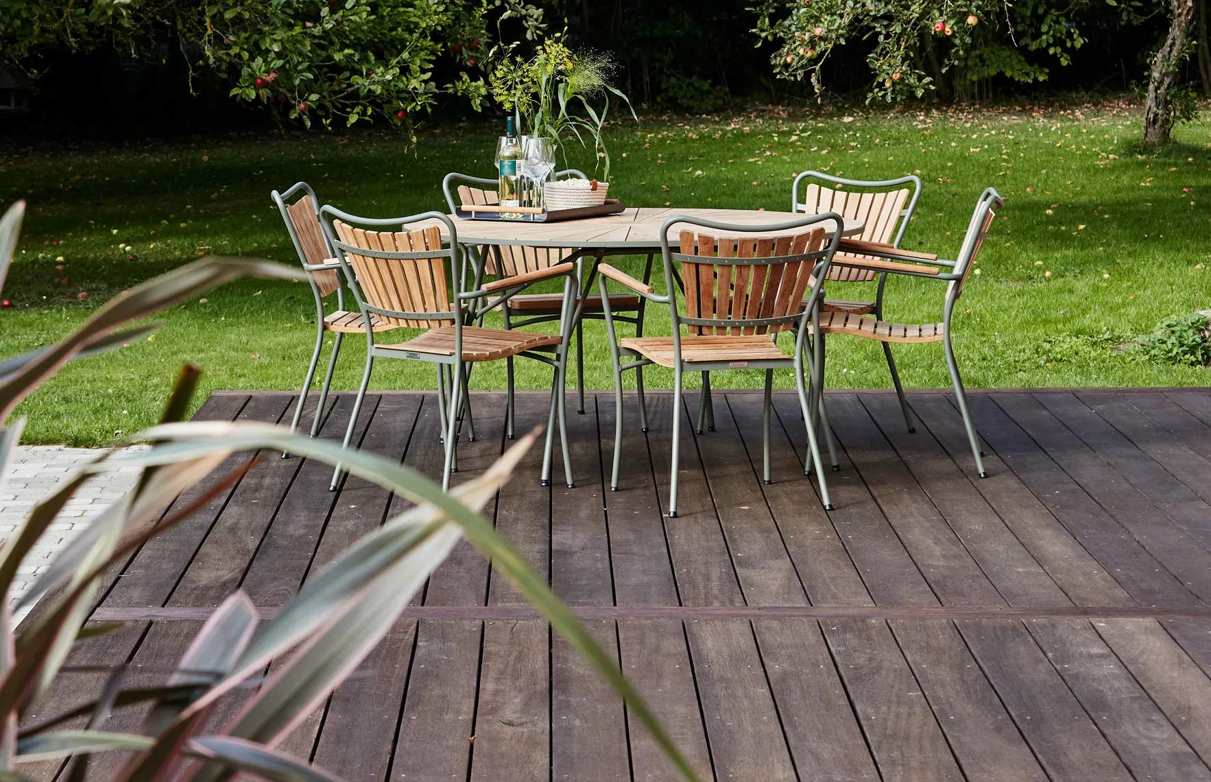 Mandalay Havespiseborde Marguerit Havebord i Teaktræ/olivengrøn, 140 cm, 2