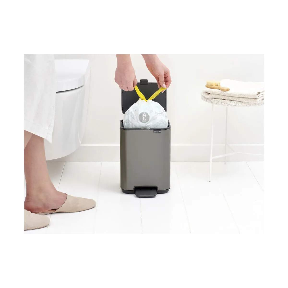 Brabantia Pedalspande Bo Pedalspand i Platinum, 4 L, 6