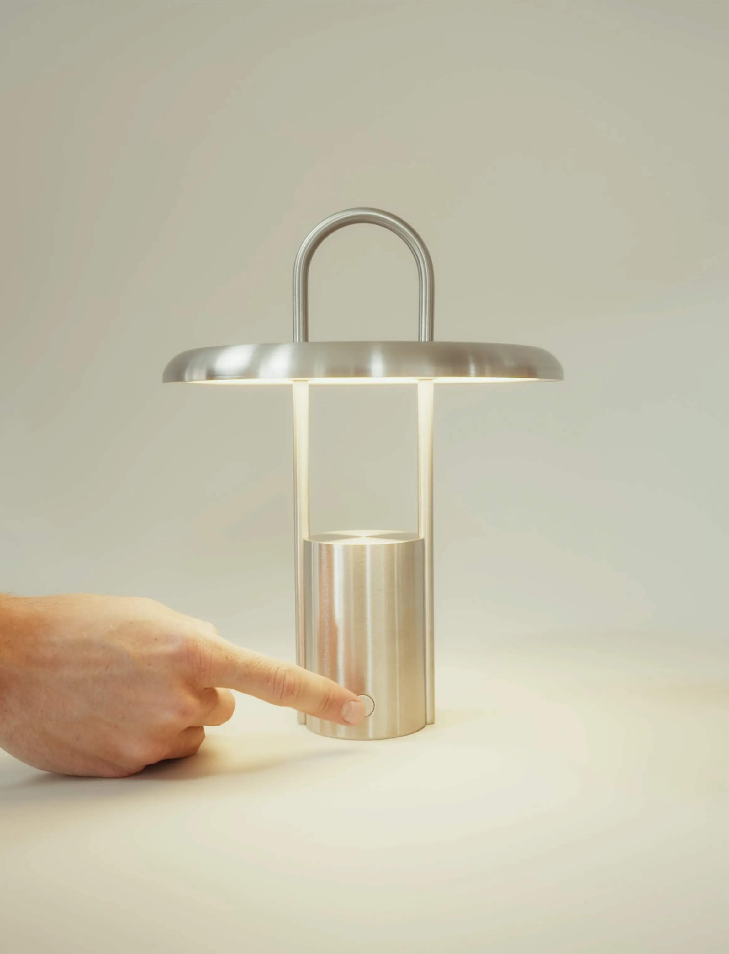 Stelton LED-lamper Pier Transportabel LED-lampe i Sølv, 25 cm, 4