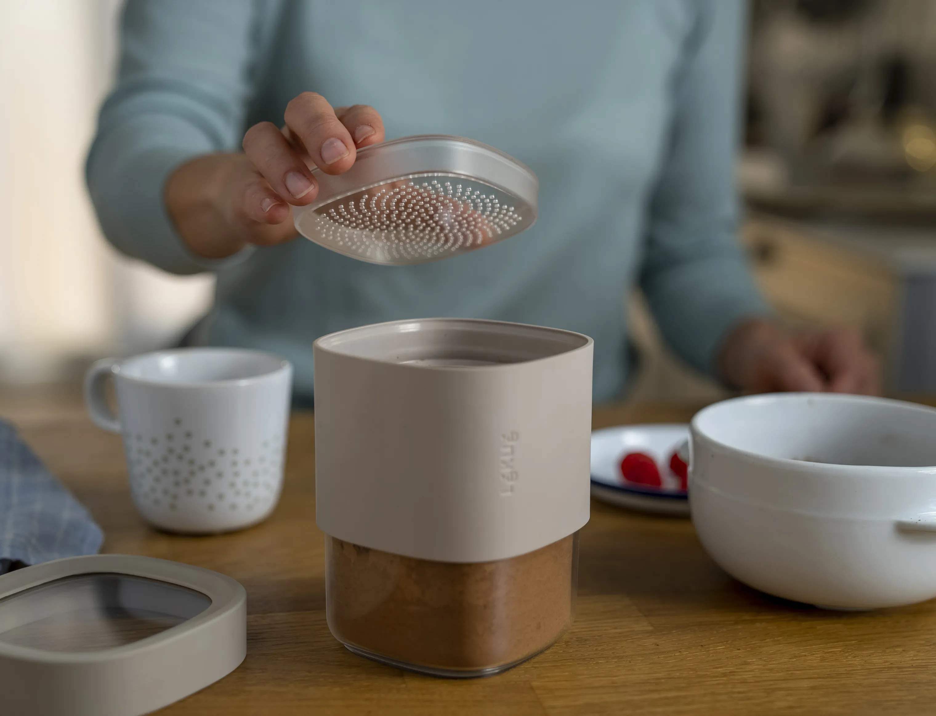 Lékué Låg og covers Lekue Opbevaringsbokse Flip Opbevaringsboks Tilbehør i Klar/beige, 2