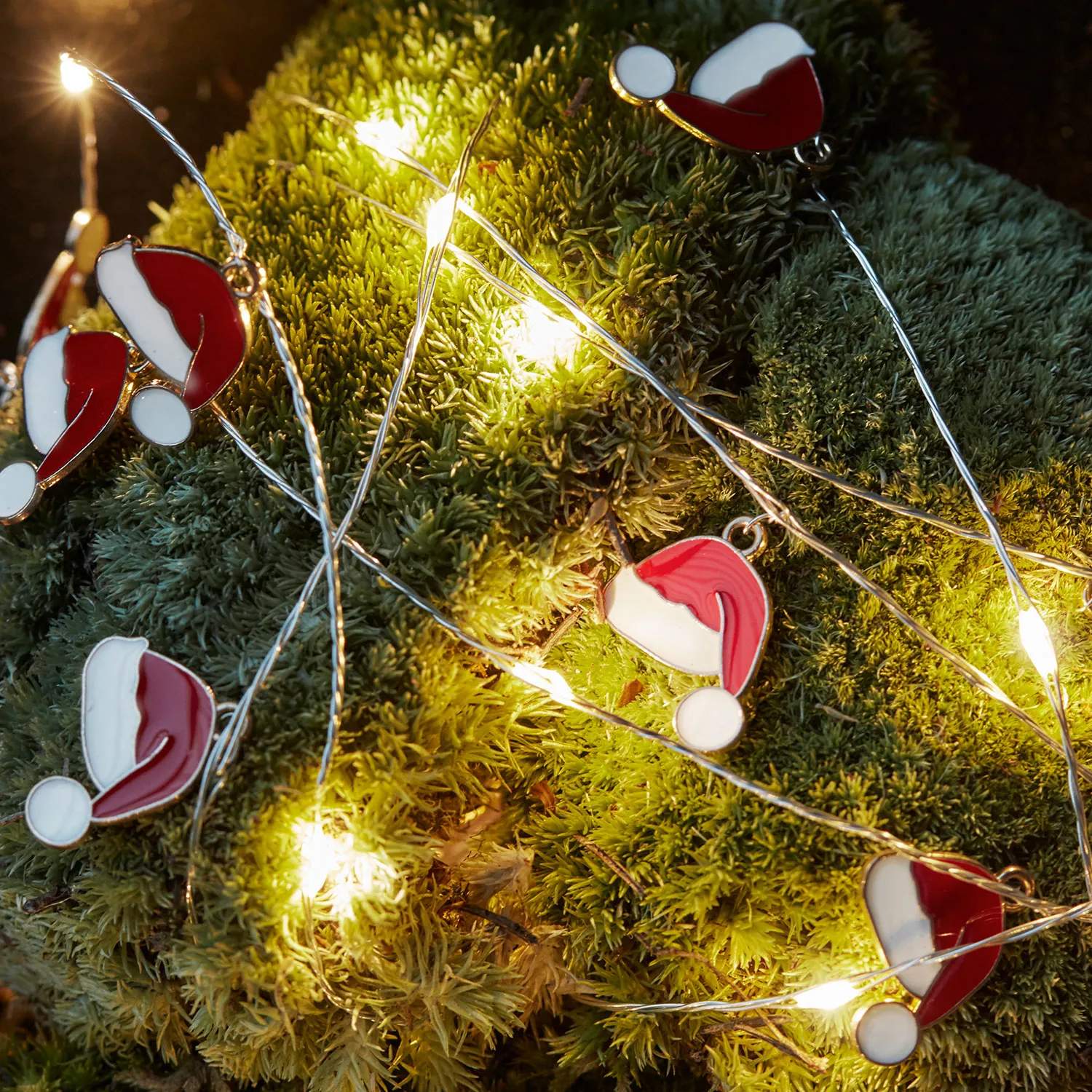 Sirius Lyskæder Nille Lyskæde - Nissehue i Rød, 1