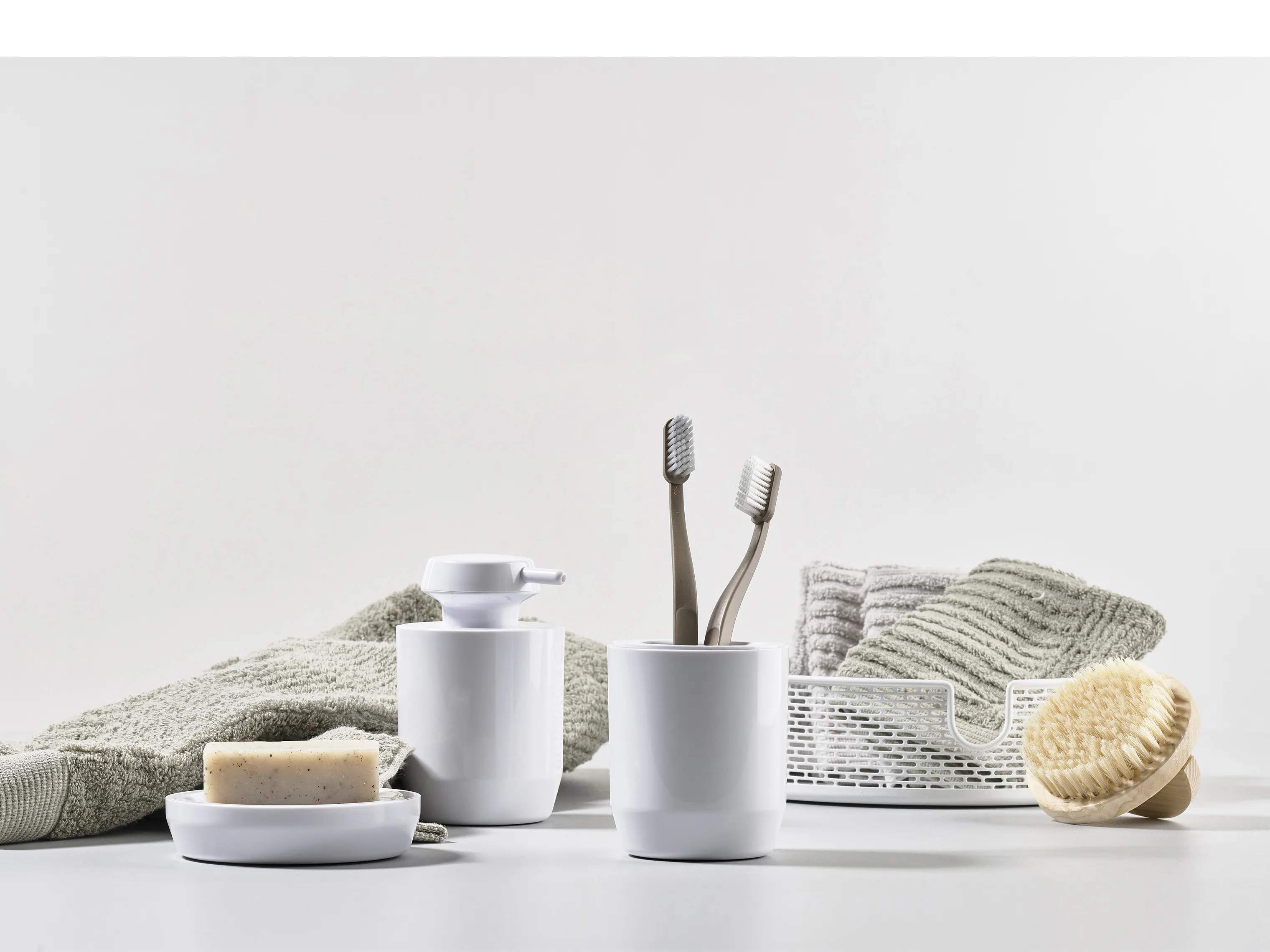 Zone Tandbørsteholdere Suii Tandbørstekrus i White, 9 cm, 2