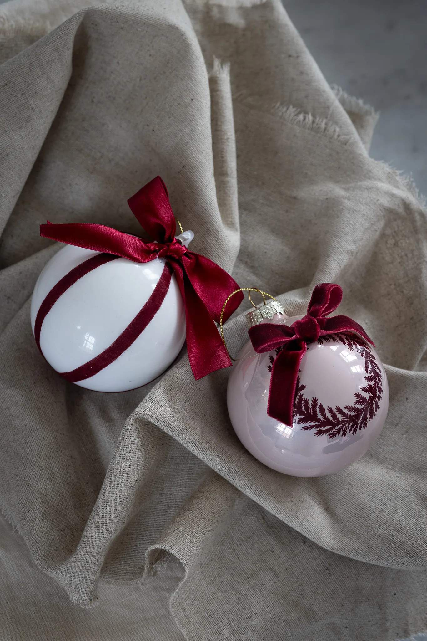 Casa Christmas Julekugler Julekugle i Rosa/bordeaux krans, 2