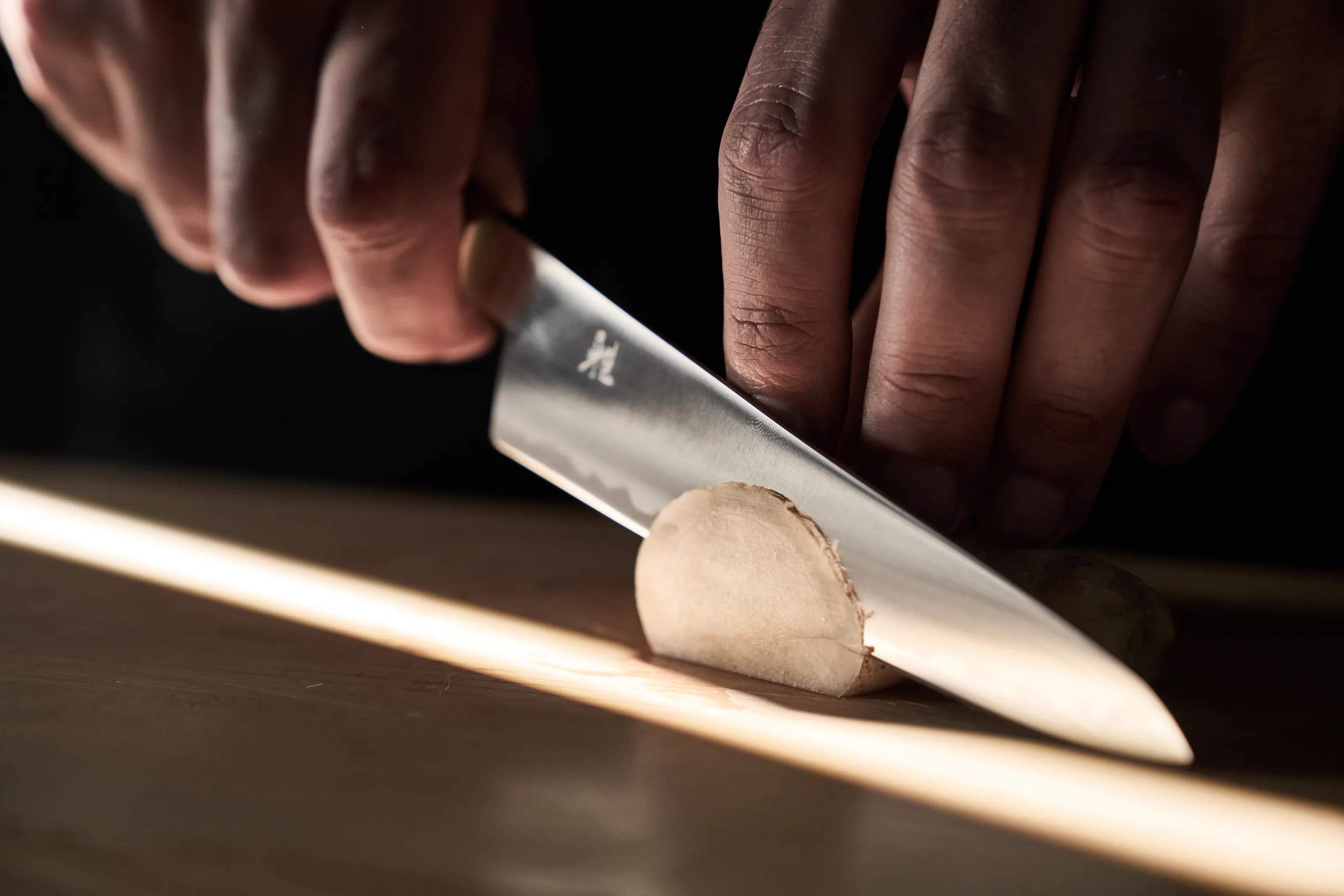 MIYABI Kokkeknive KOYA 4000FCv2 Koya Gyutoh Kokkekniv i Beige, 4