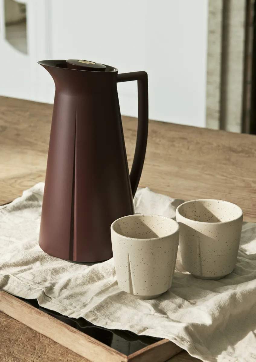 Rosendahl Termokander Grand Cru Termokande i Aubergine med guldknap, 2