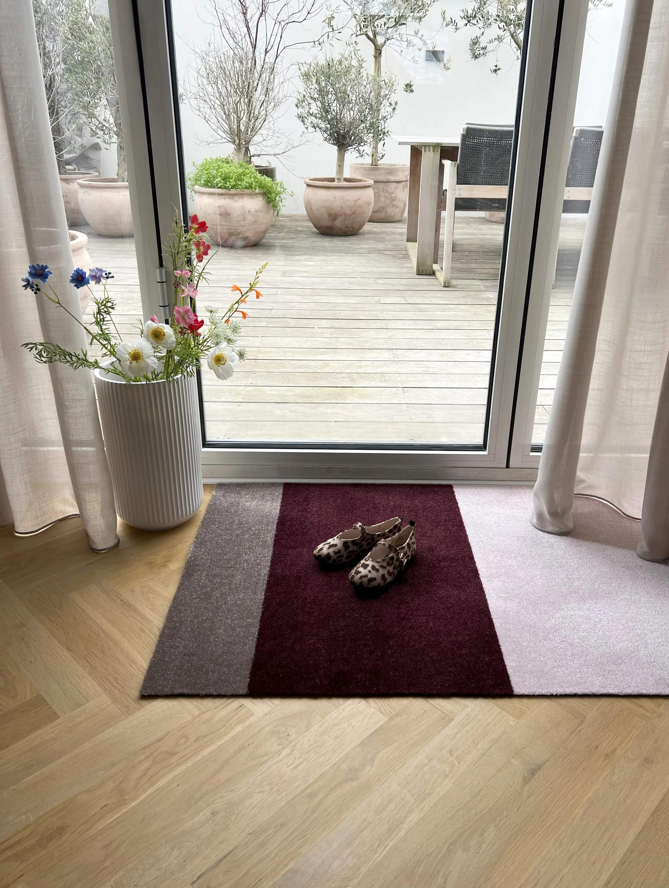 Tica Copenhagen Gulvtæpper Stripes Horisontal Gulvtæppe i Bordeaux/ Rosa/Sand, B67 x L120 cm, 3