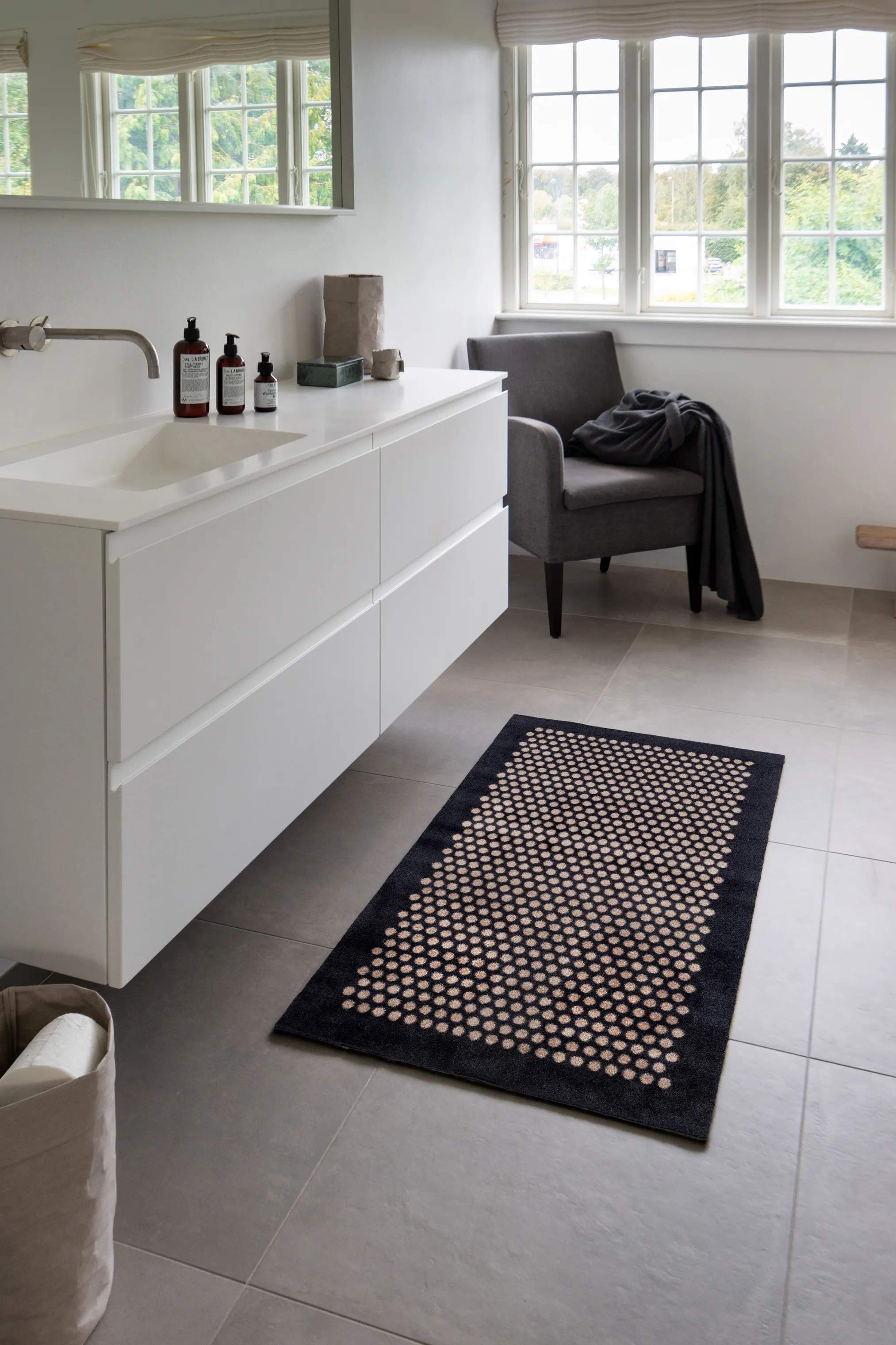 Tica Copenhagen Gulvtæpper Dot Gulvtæppe i Sort/sand, B67 x L120 cm, 5