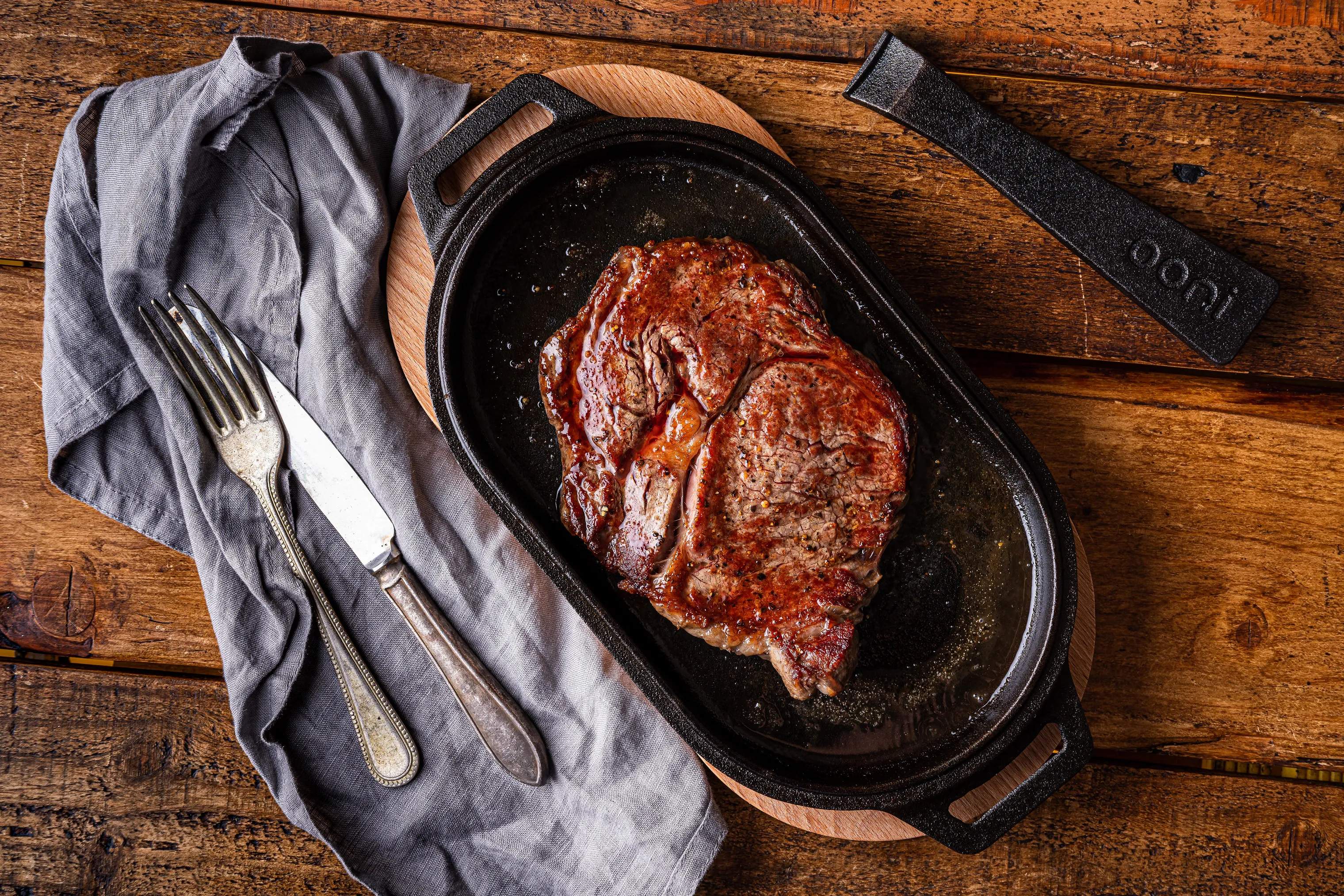 Ooni Grillredskaber Grizzler Stegepande i Sort, 2