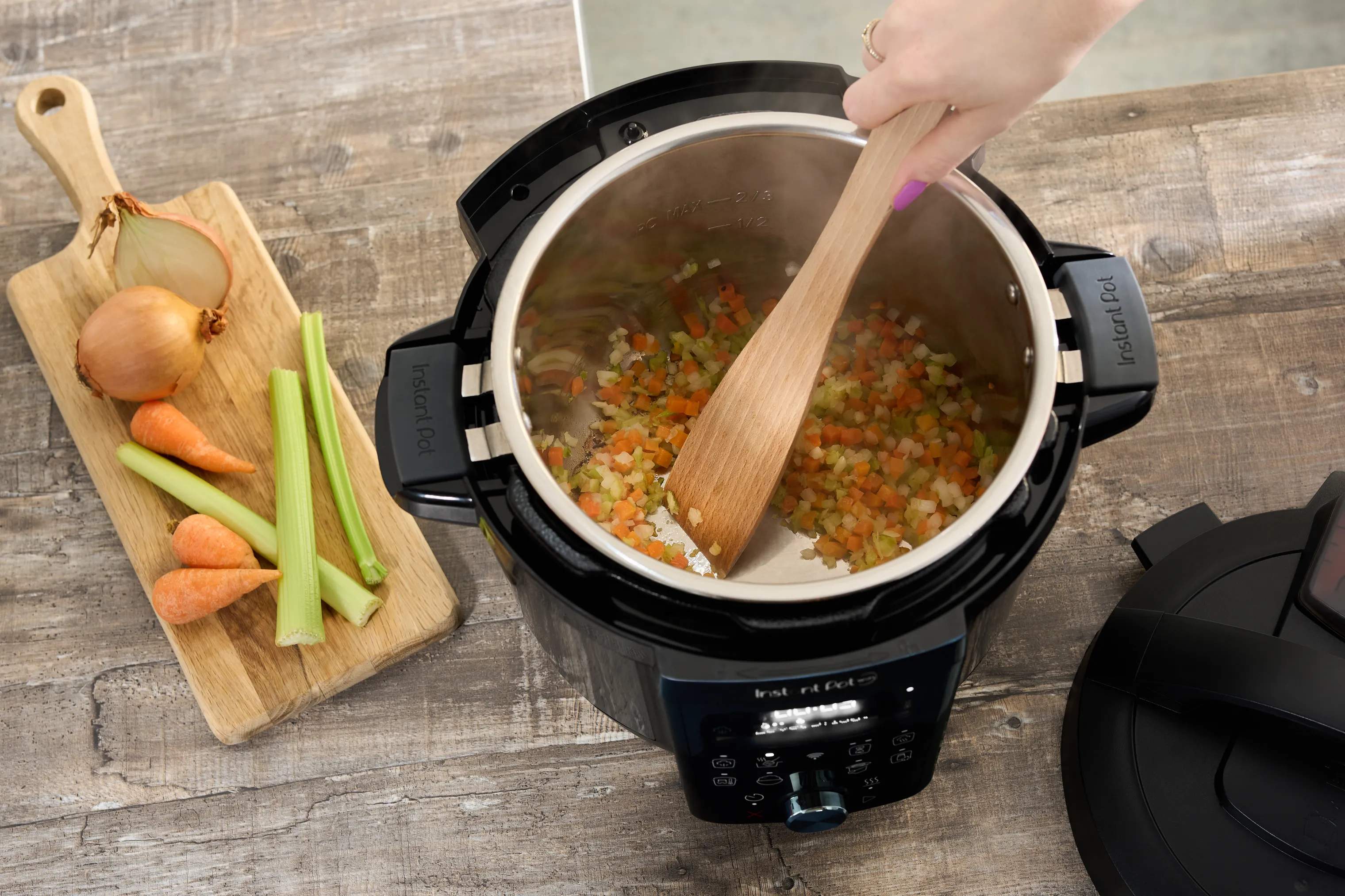Instant Slowcookere og multicookere Instant Pot Plus Multicooker i Sort, 2